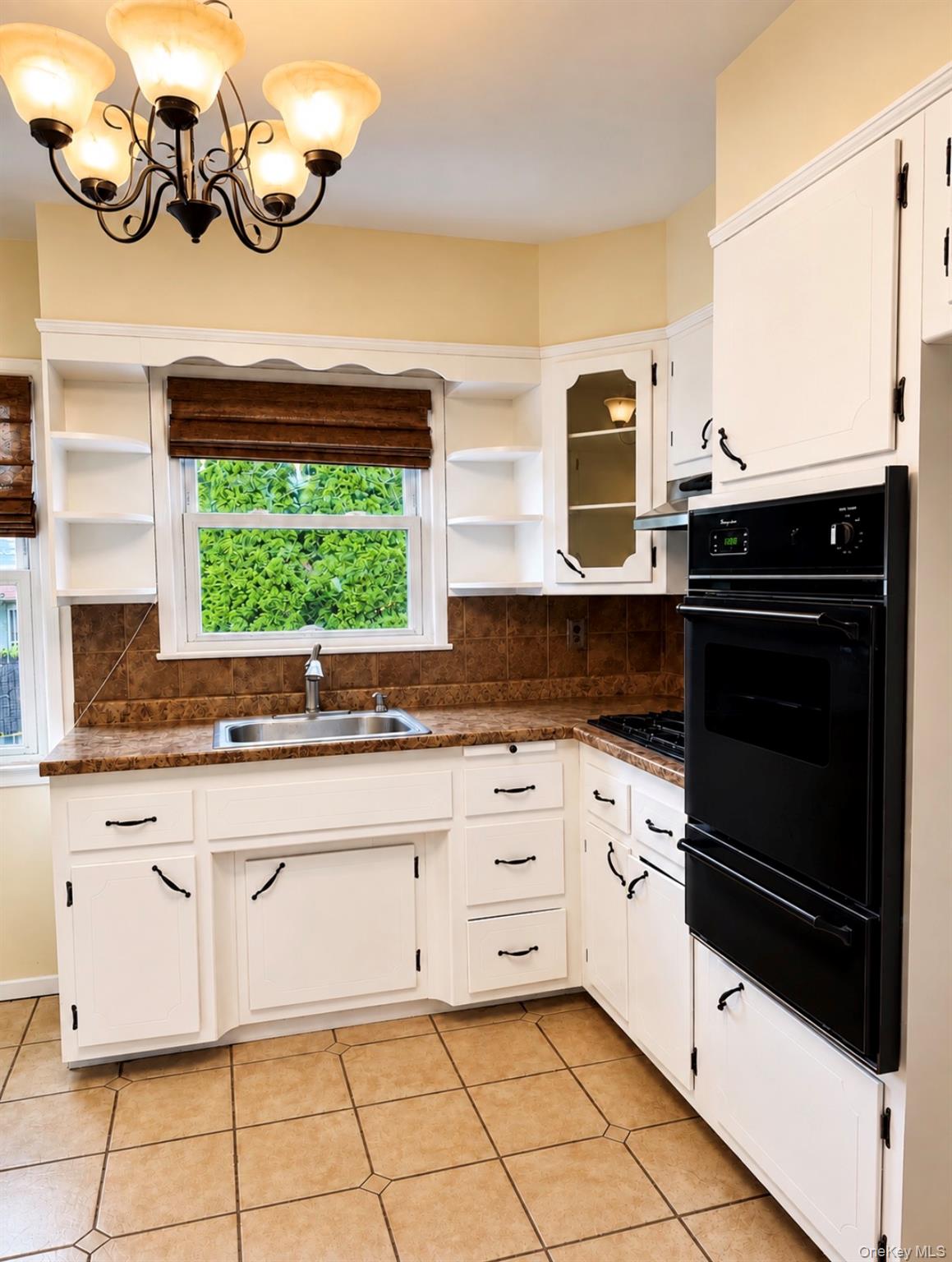 61 Mansion Avenue 2 Flr Property Photo 3
