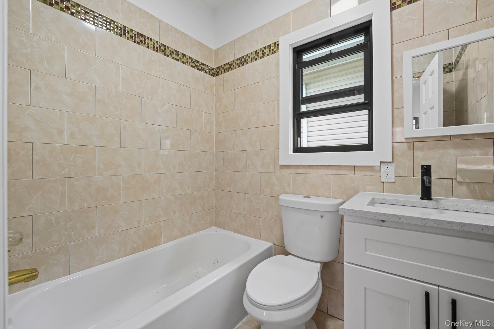 338 Thieriot Avenue Property Photo 6