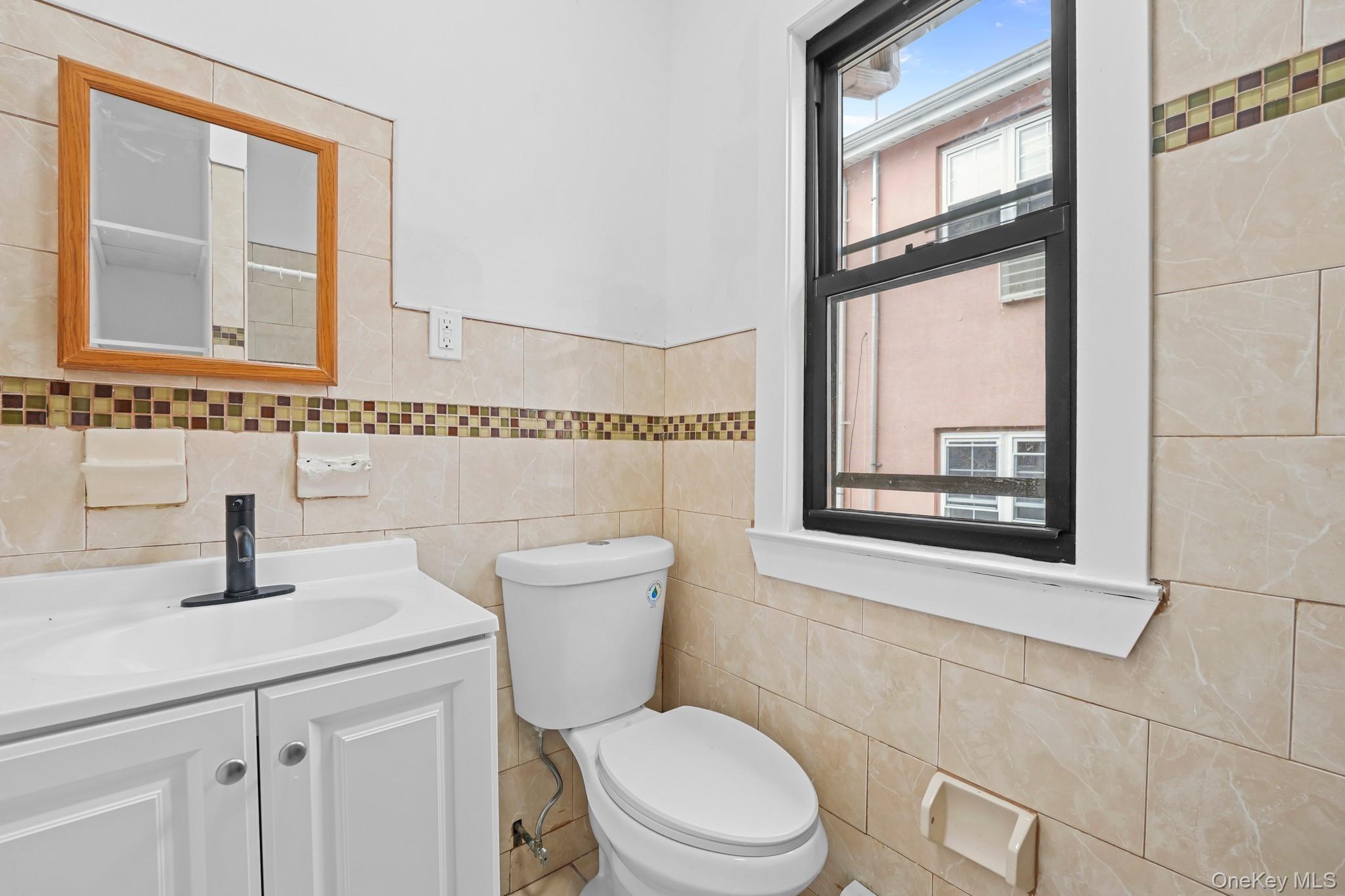 338 Thieriot Avenue Property Photo 7