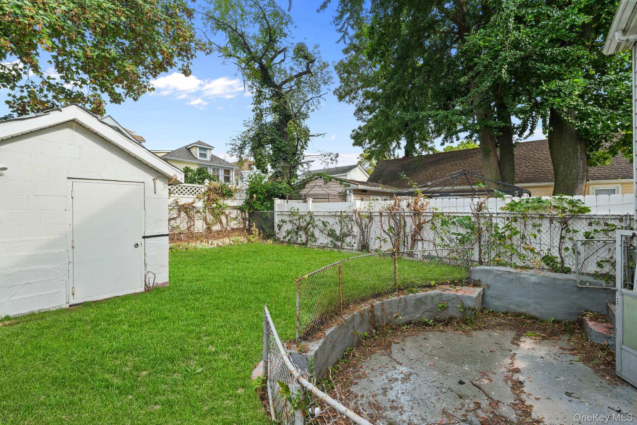 338 Thieriot Avenue Property Photo 11