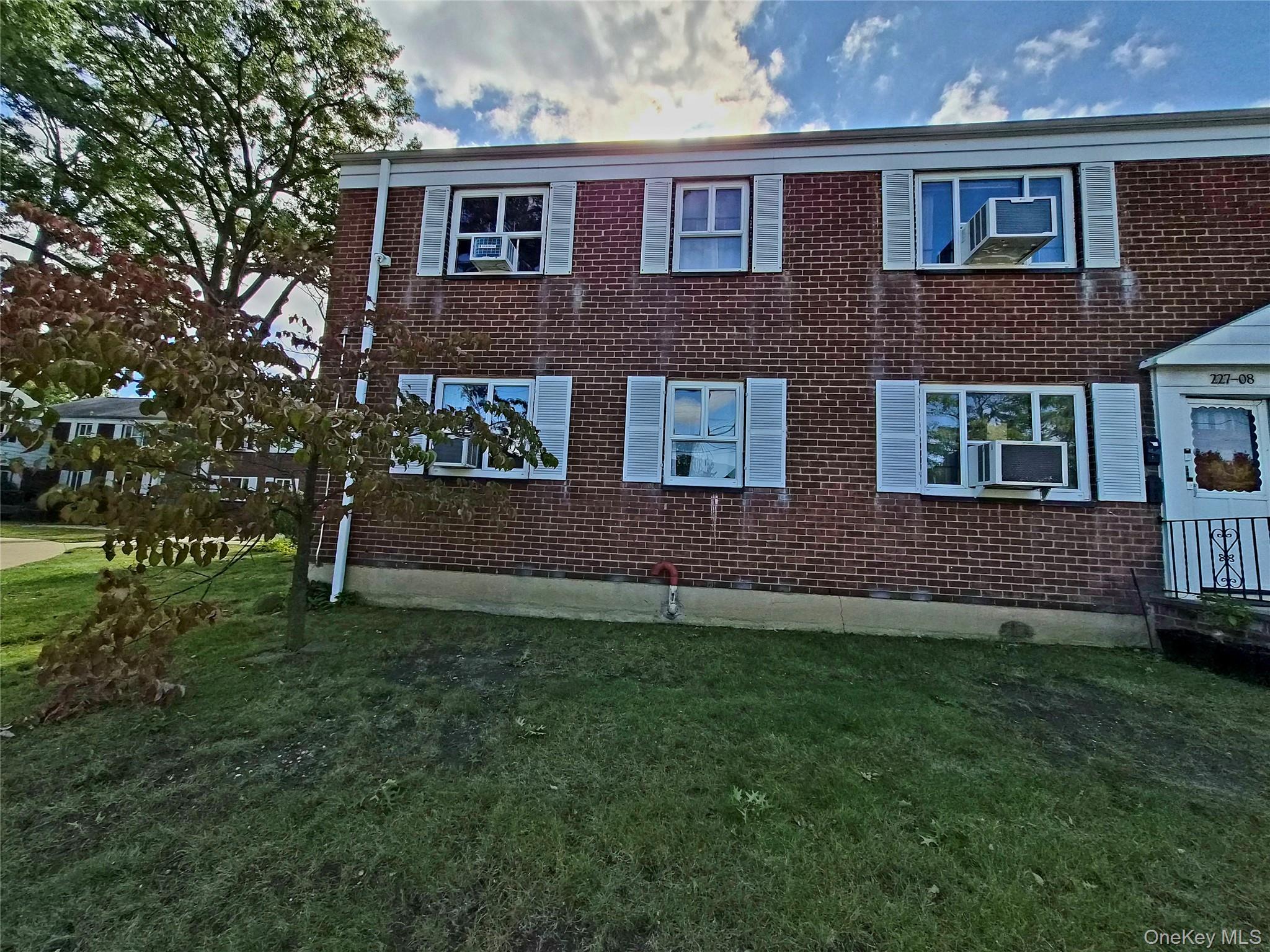 227-08 Hillside Avenue Upper Property Photo 1