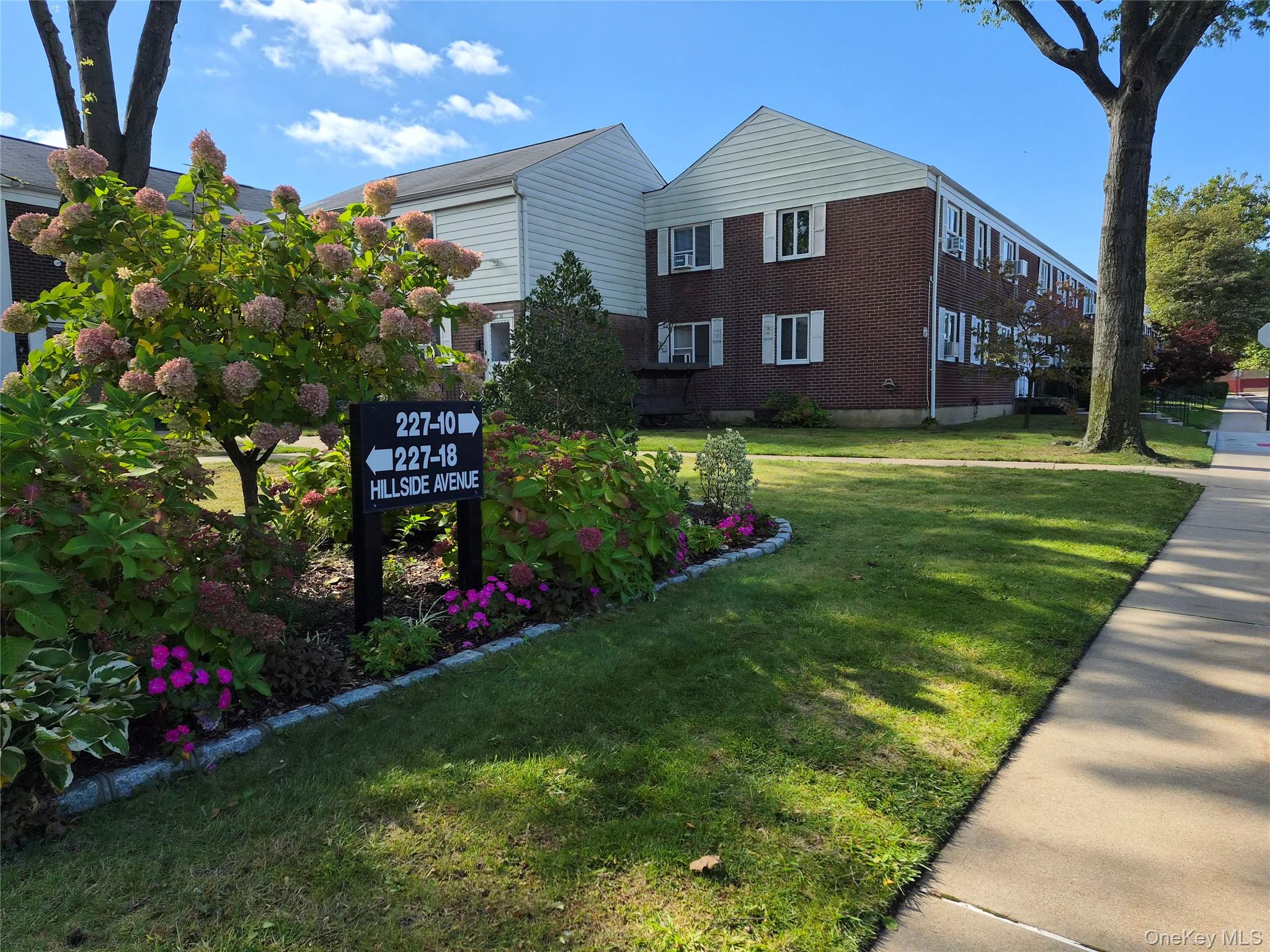 227-08 Hillside Avenue Upper Property Photo 2