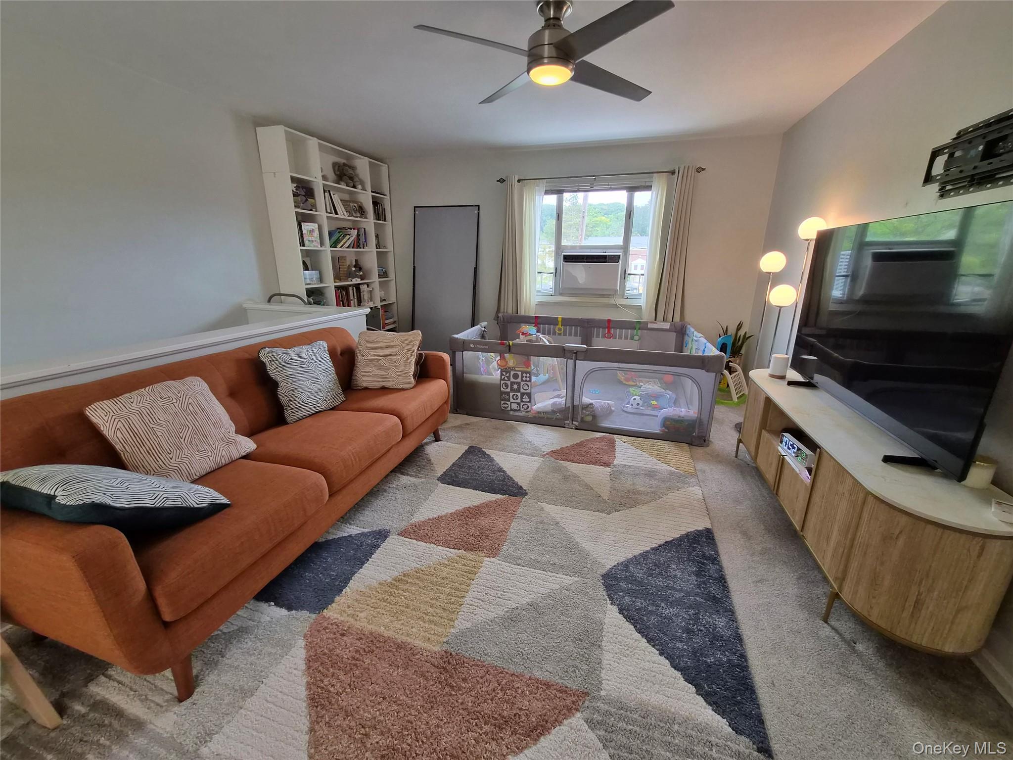227-08 Hillside Avenue Upper Property Photo 5