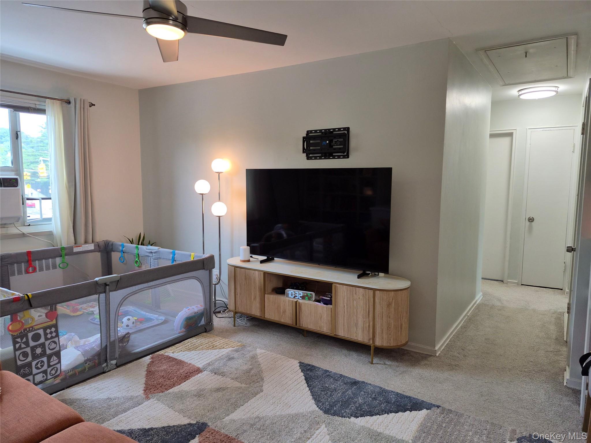 227-08 Hillside Avenue Upper Property Photo 10