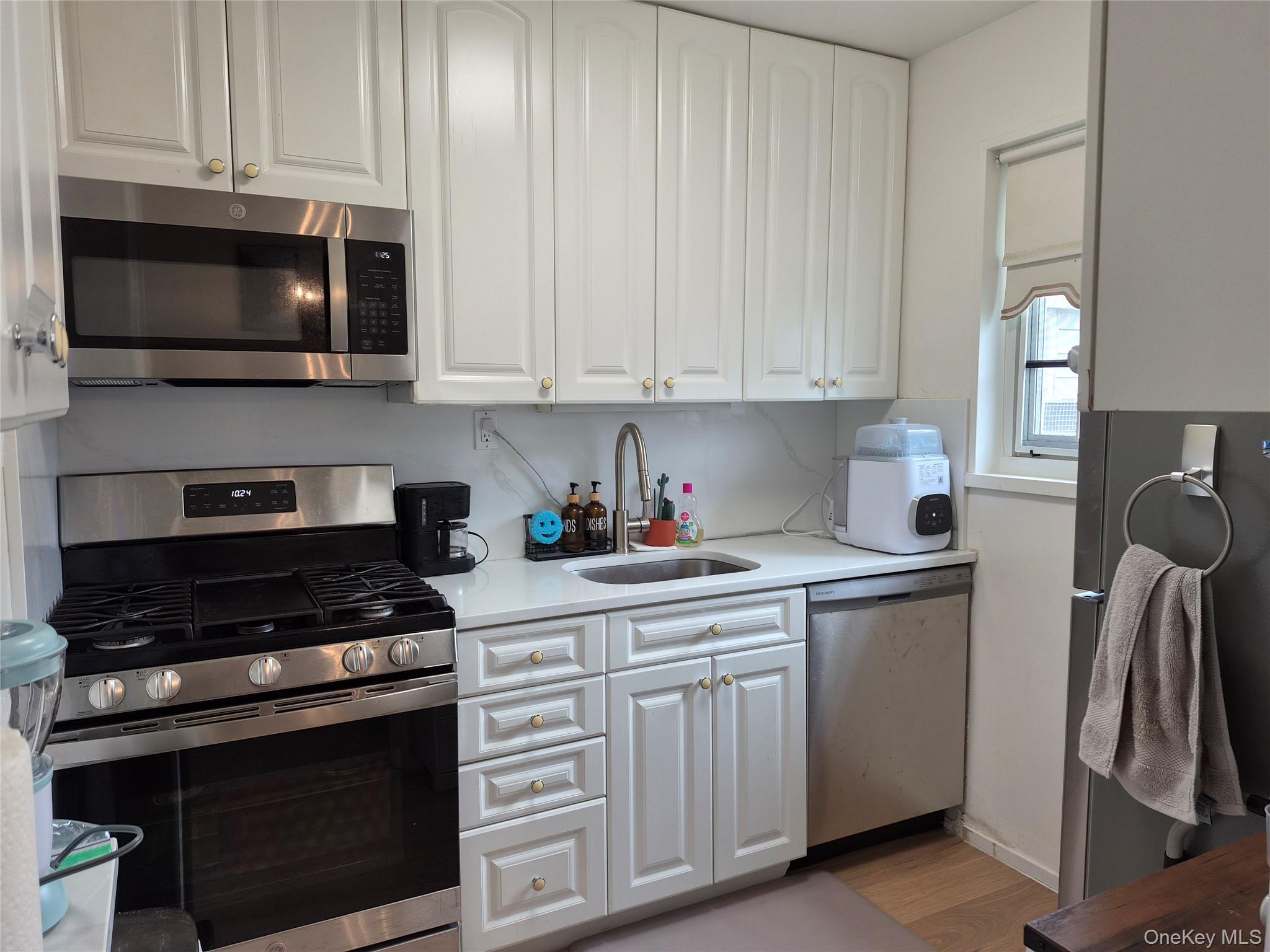 227-08 Hillside Avenue Upper Property Photo 26