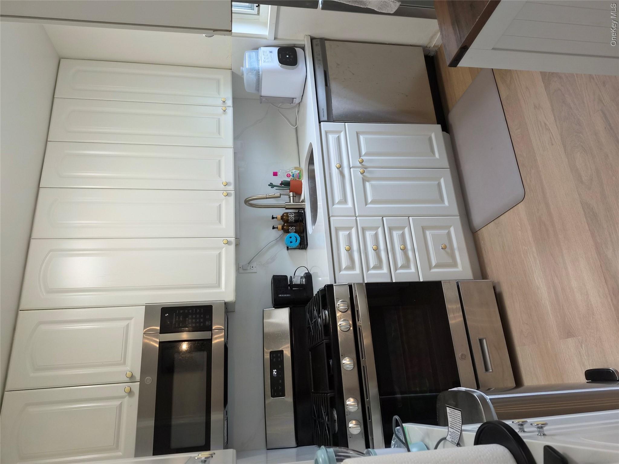 227-08 Hillside Avenue Upper Property Photo 28