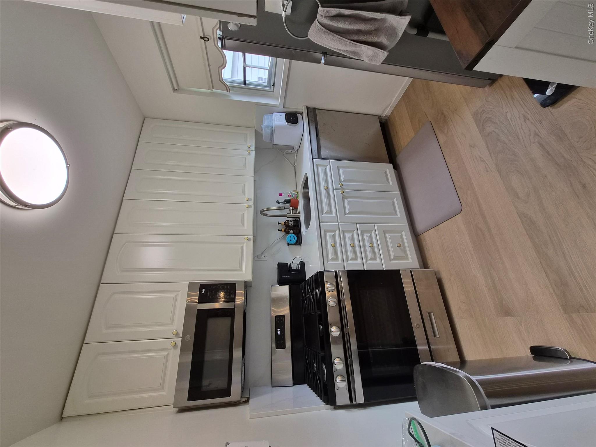 227-08 Hillside Avenue Upper Property Photo 29