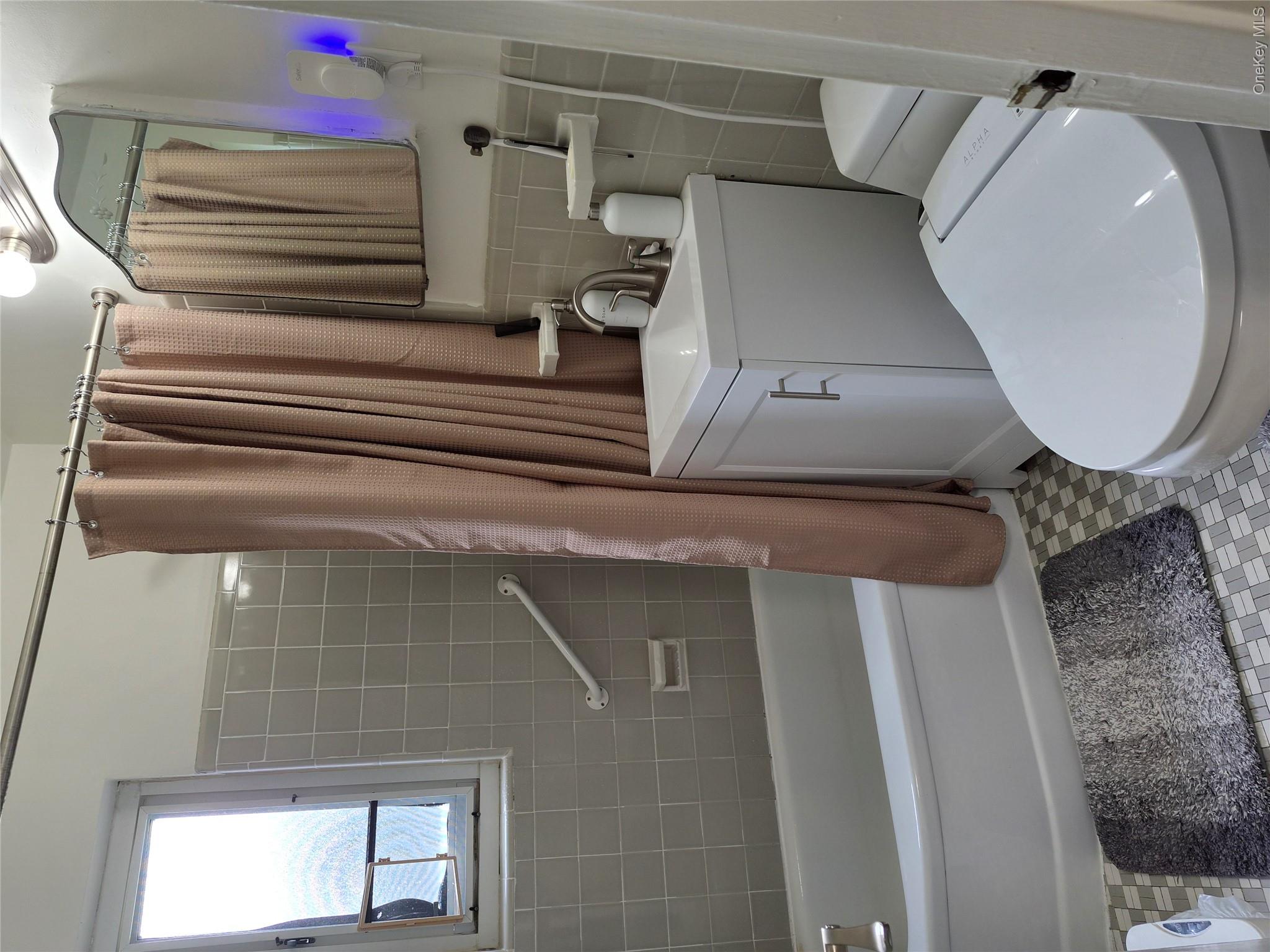 227-08 Hillside Avenue Upper Property Photo 32