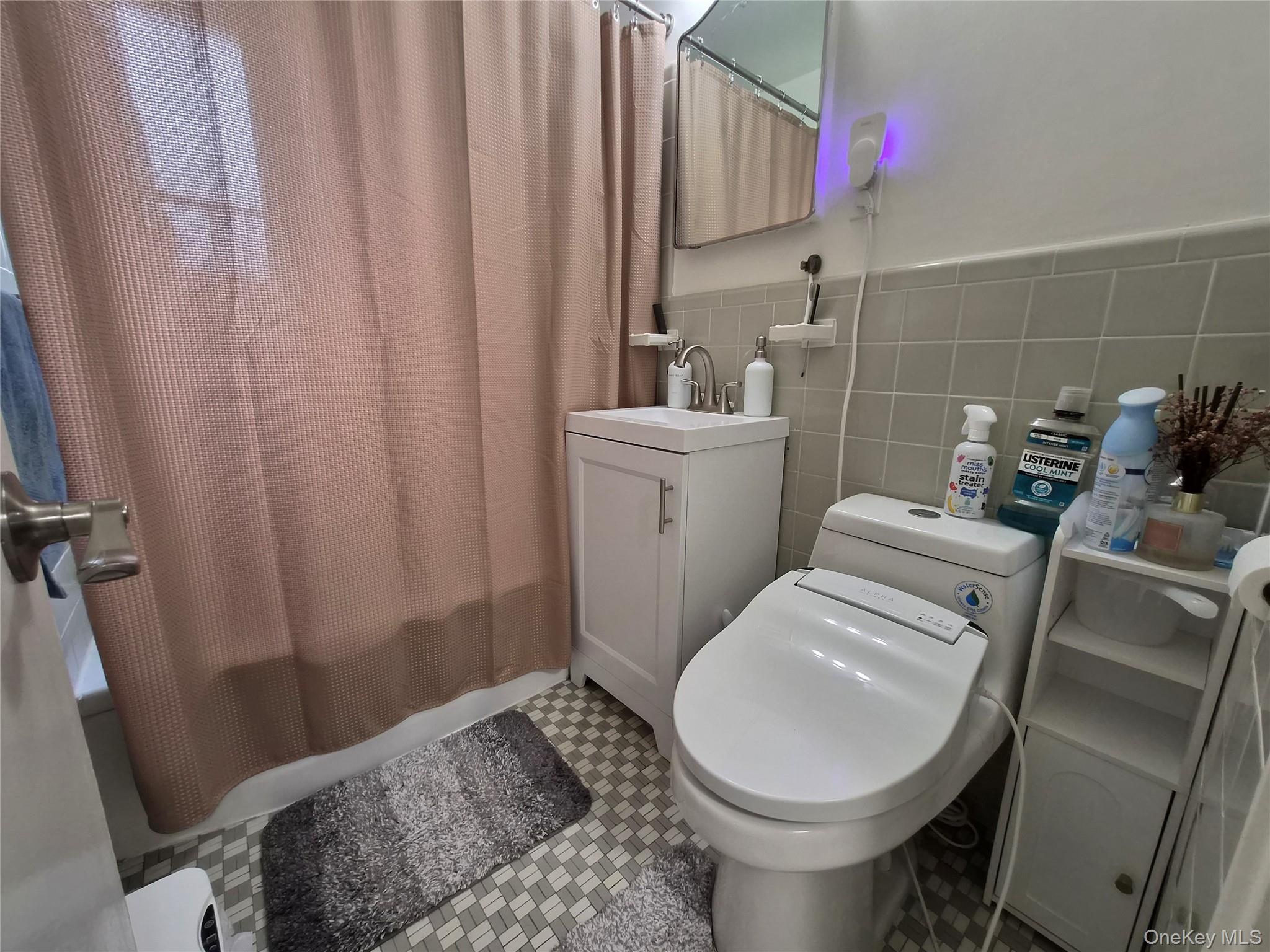 227-08 Hillside Avenue Upper Property Photo 33
