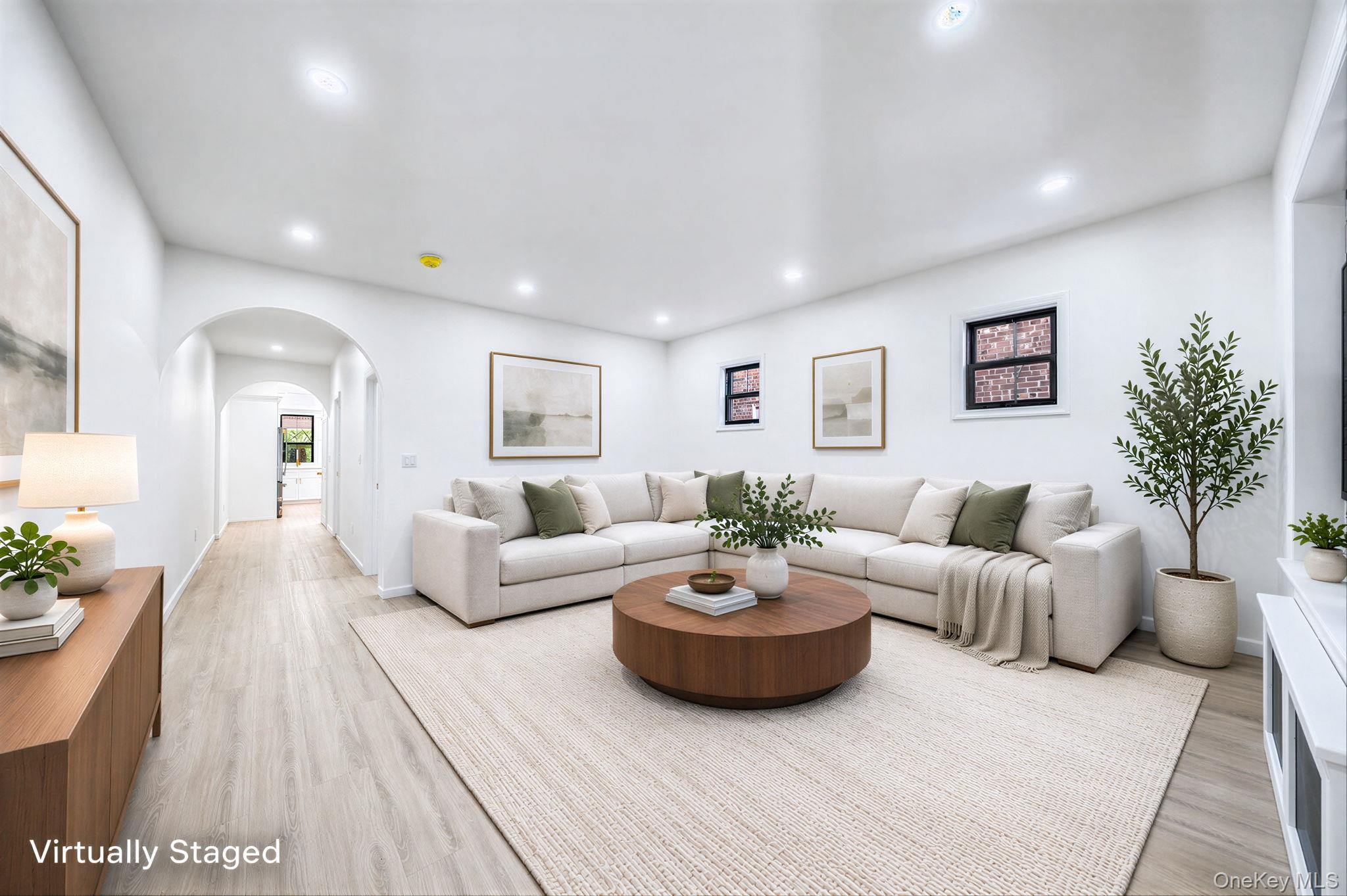 53 E 59th Street Property Photo 1