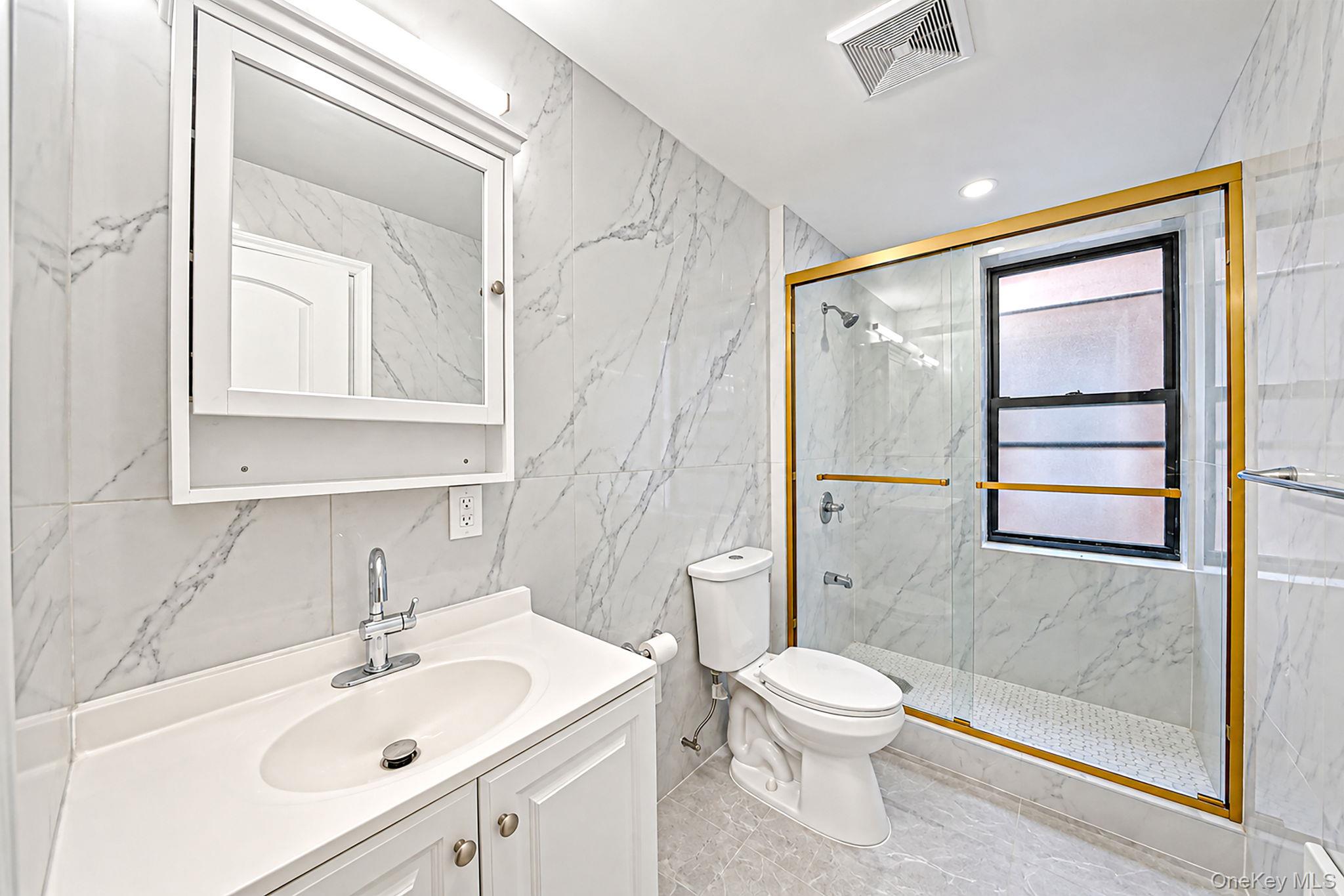 53 E 59th Street Property Photo 5