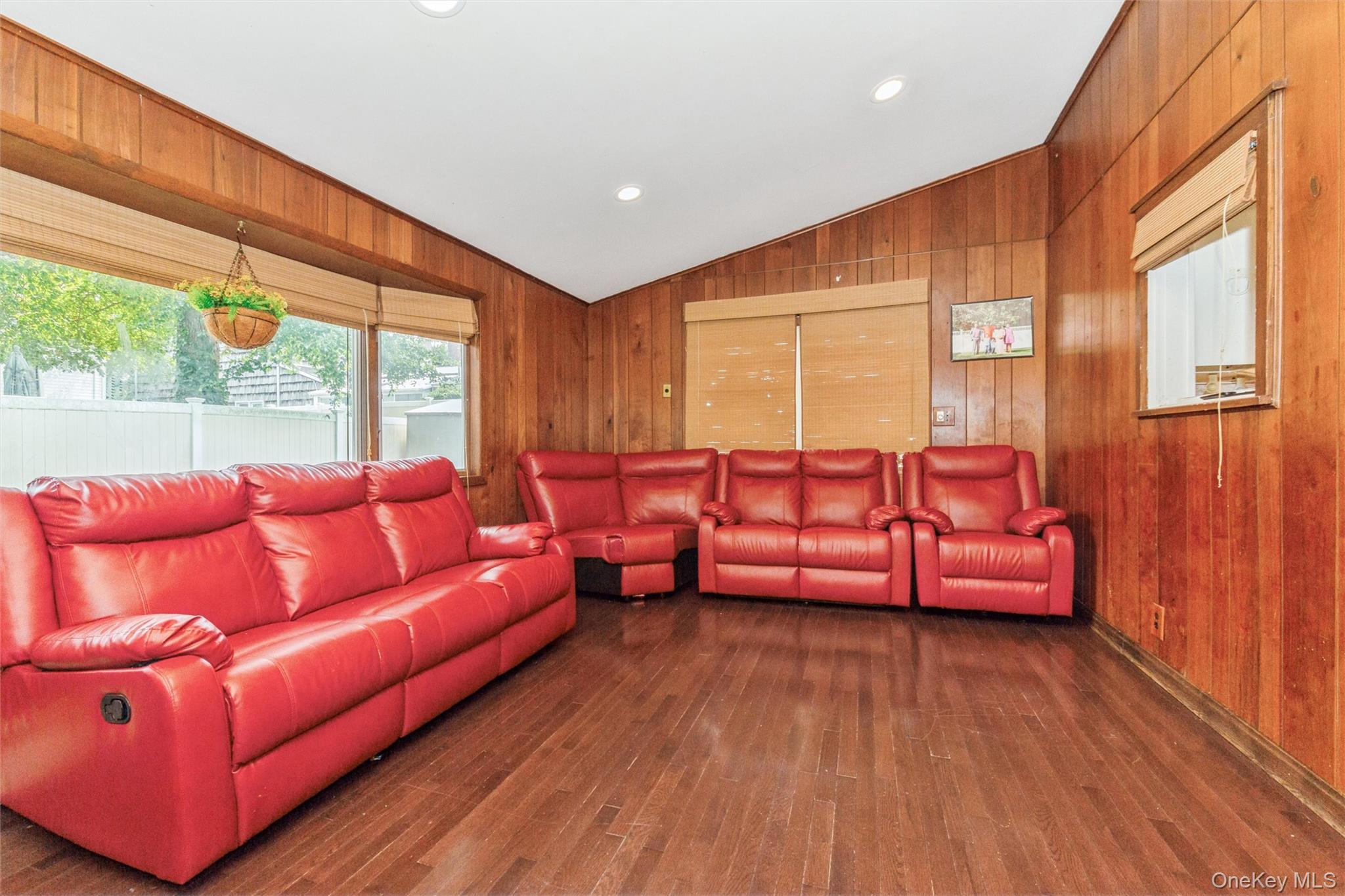 1423 Sturl Avenue Property Photo 15