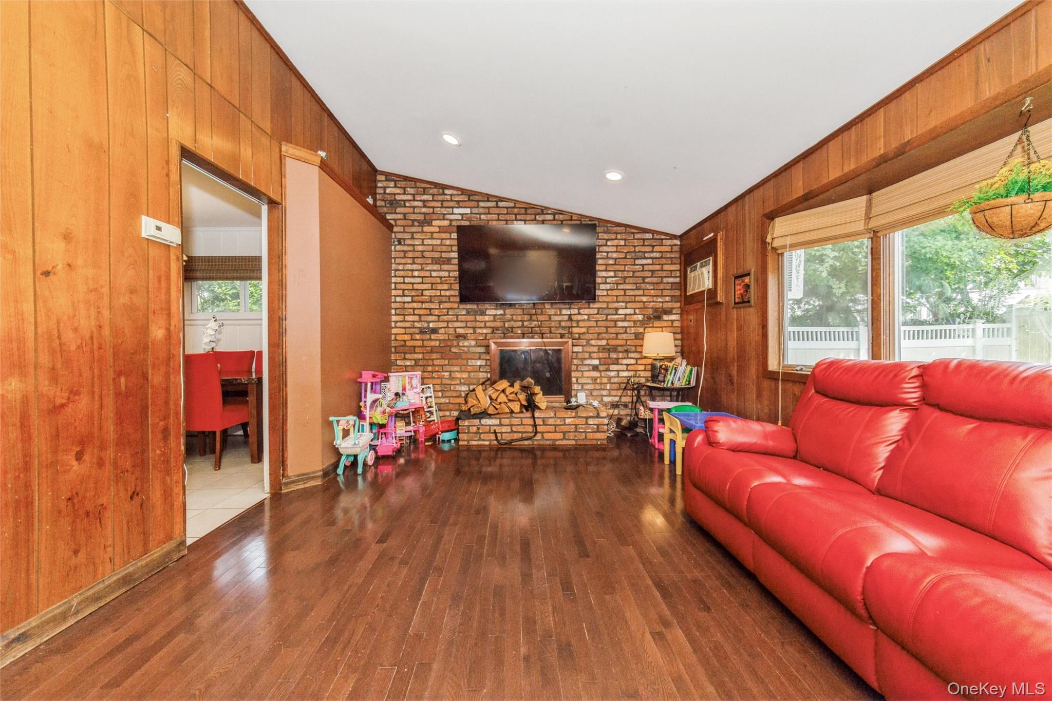 1423 Sturl Avenue Property Photo 16