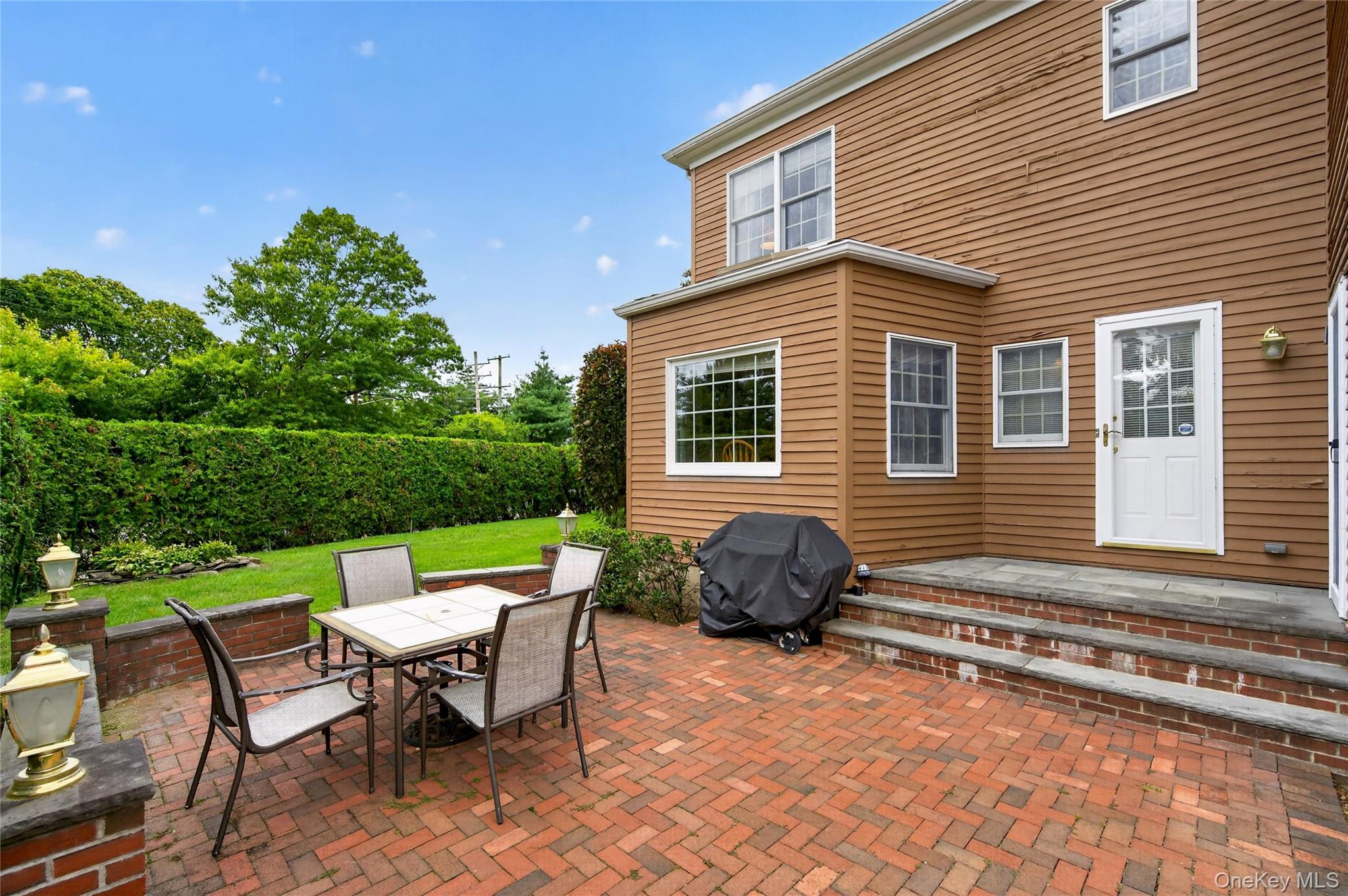 2 Garden Street Property Photo 32