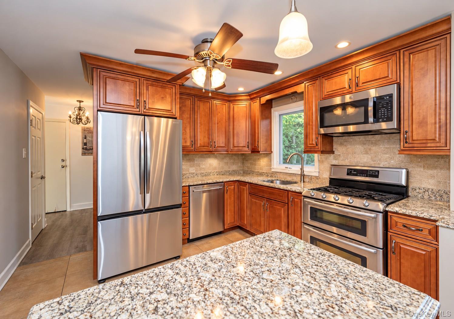 149 S Penataquit Avenue Property Photo 7