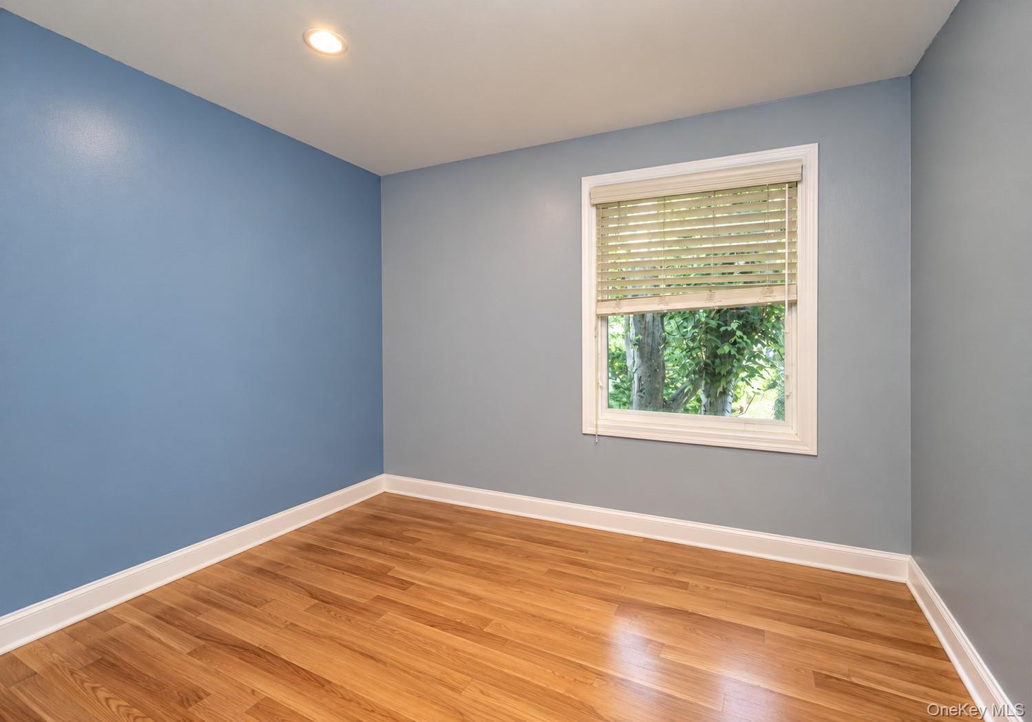 149 S Penataquit Avenue Property Photo 14