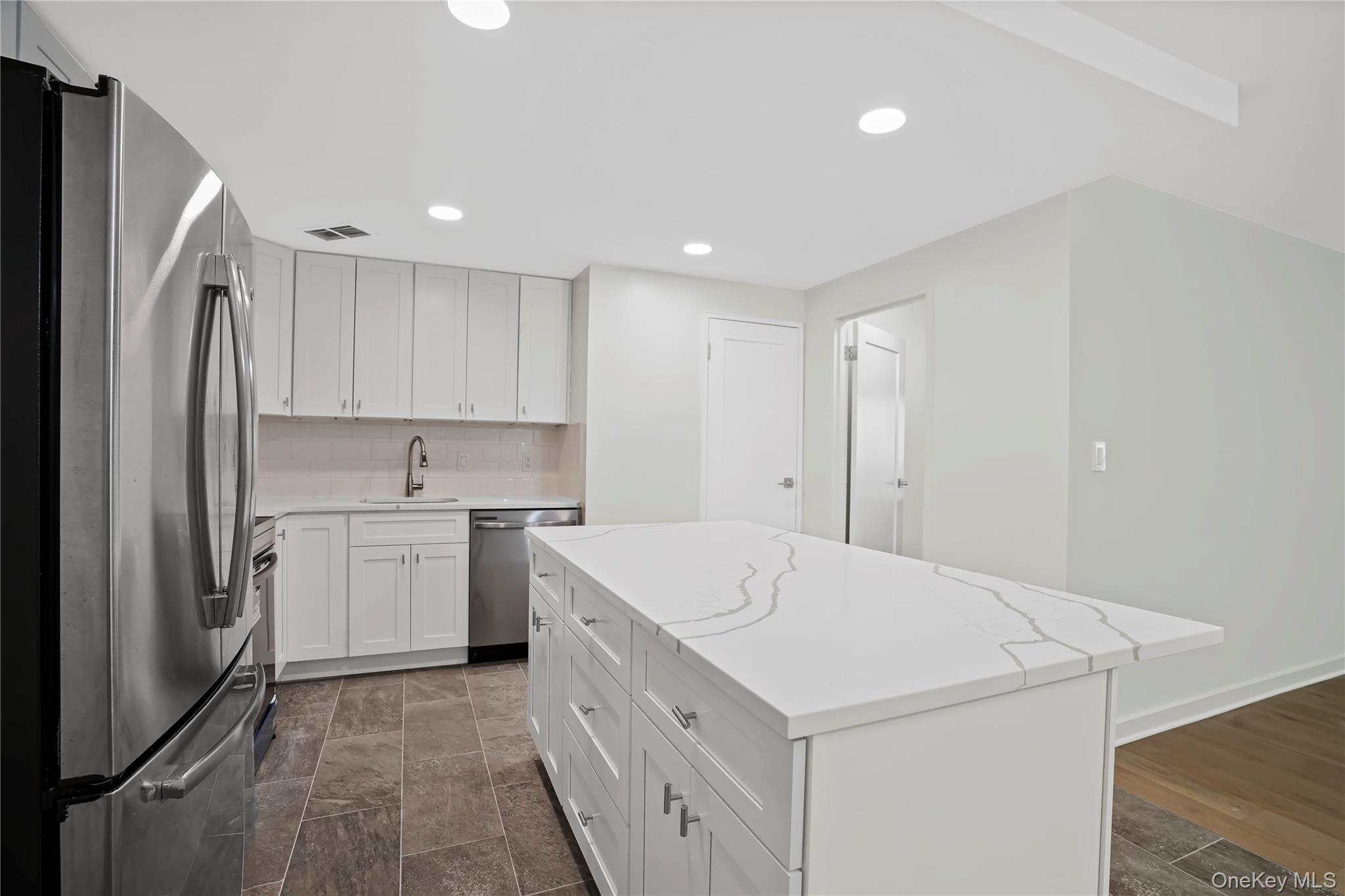 300 High Point Drive 314 Property Photo 12