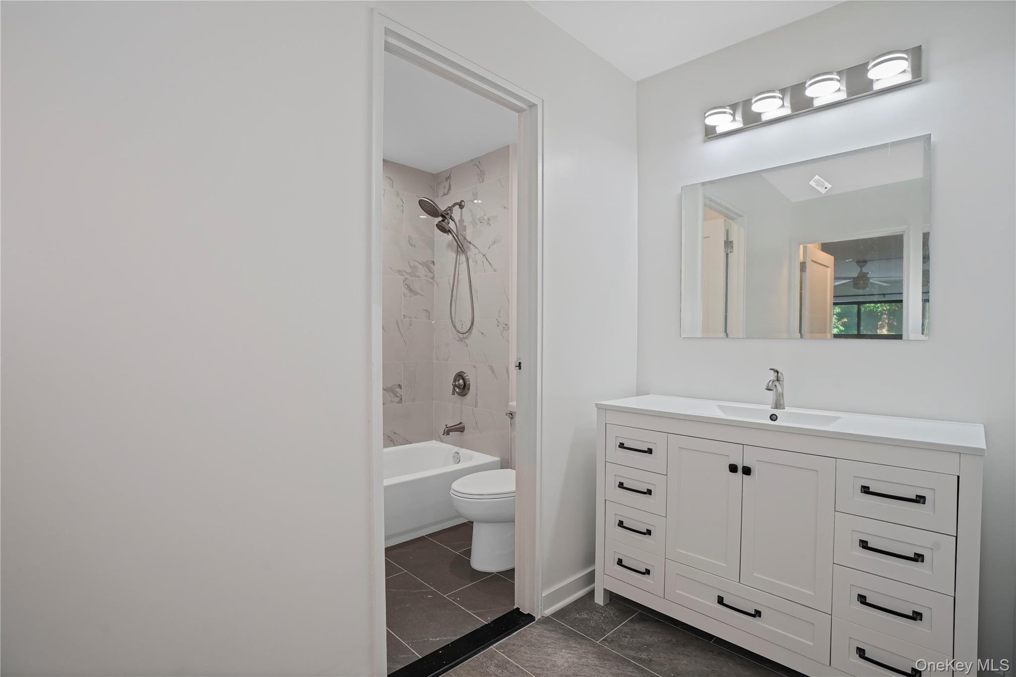 300 High Point Drive 314 Property Photo 19