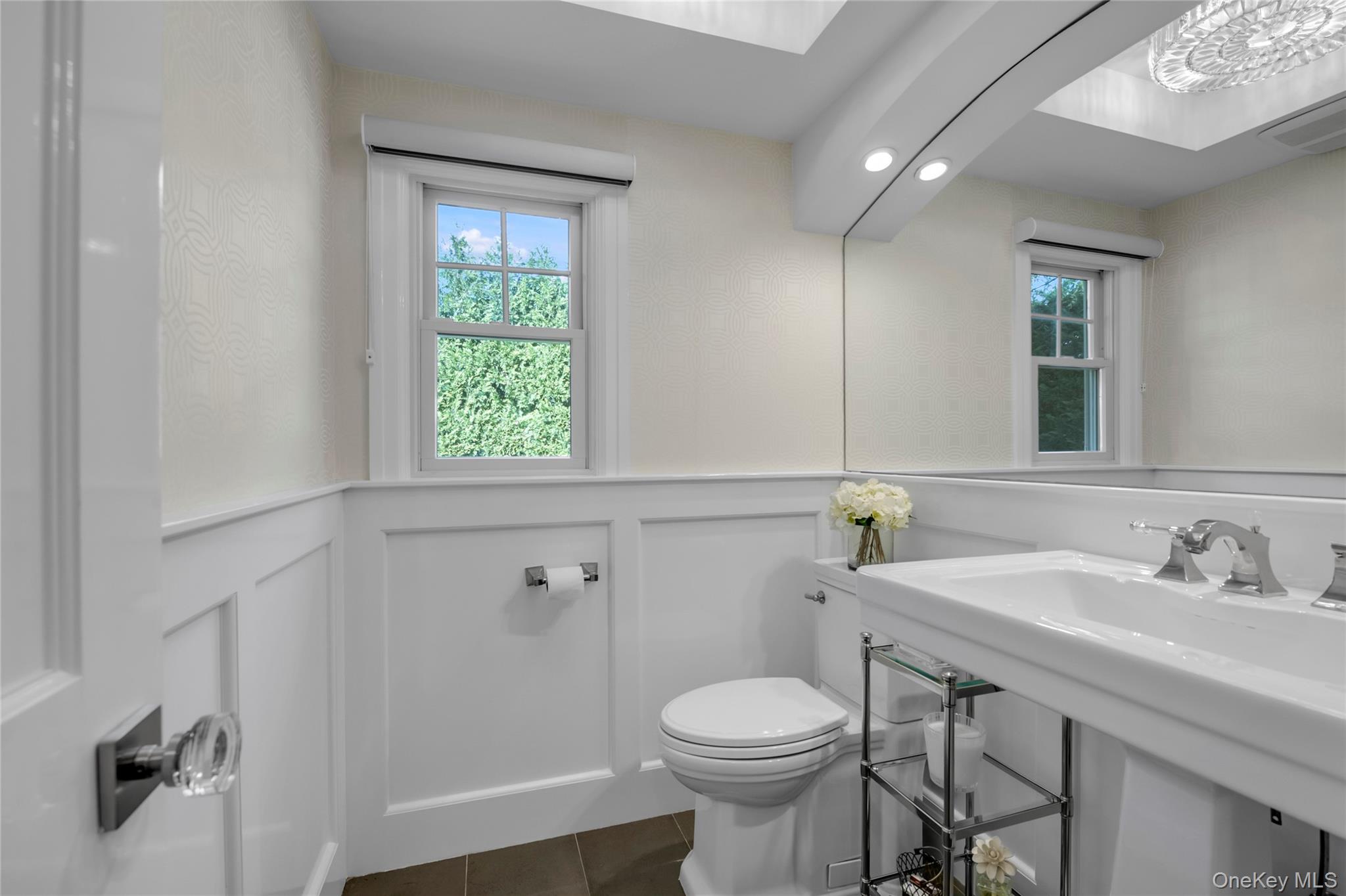 17 Colonial Road Property Photo 18