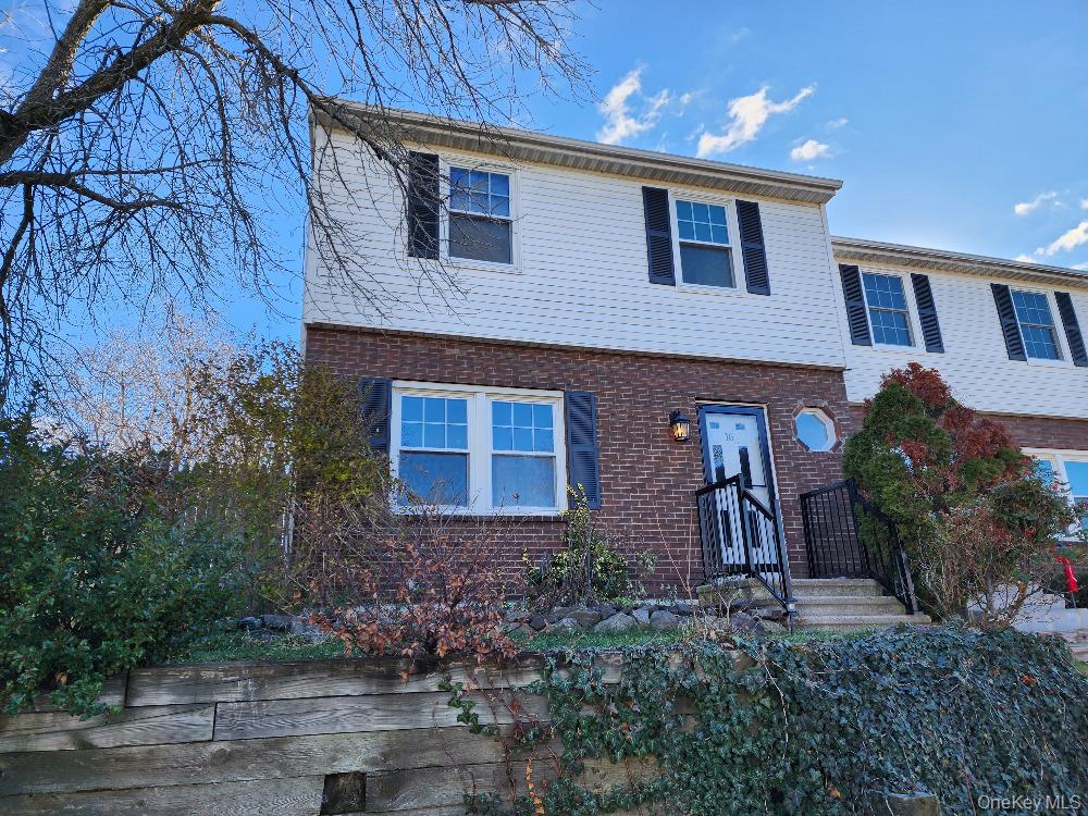 16 Harbor Hill Court Property Photo 2