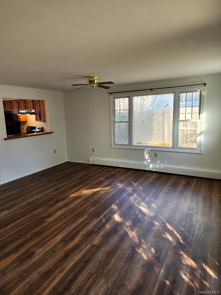 16 Harbor Hill Court Property Photo 11