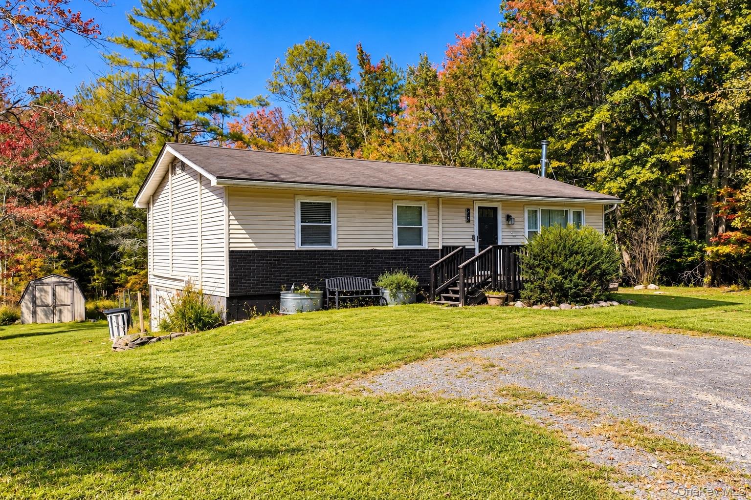 27 Quiat Road Property Photo 1