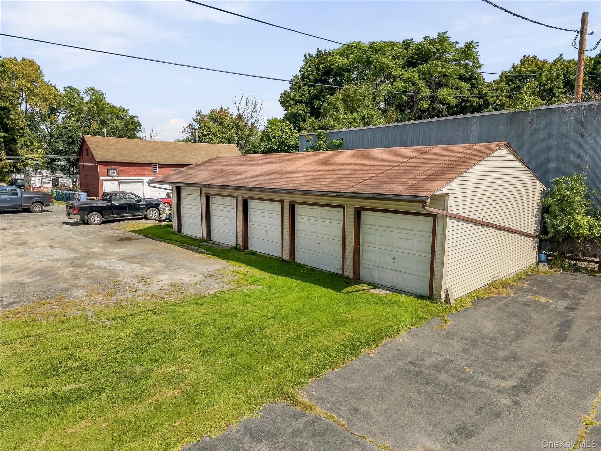 393 North Street Property Photo 11