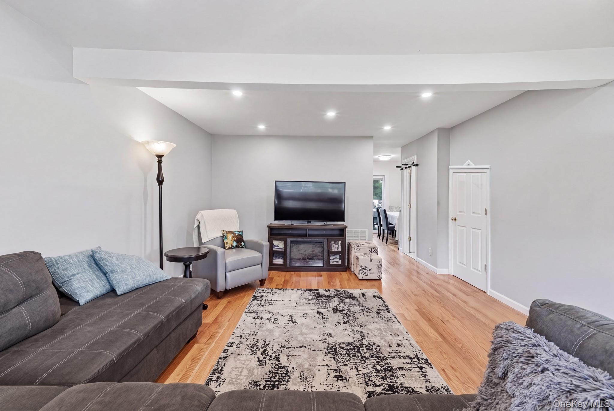 42 Gladys Drive Property Photo 2