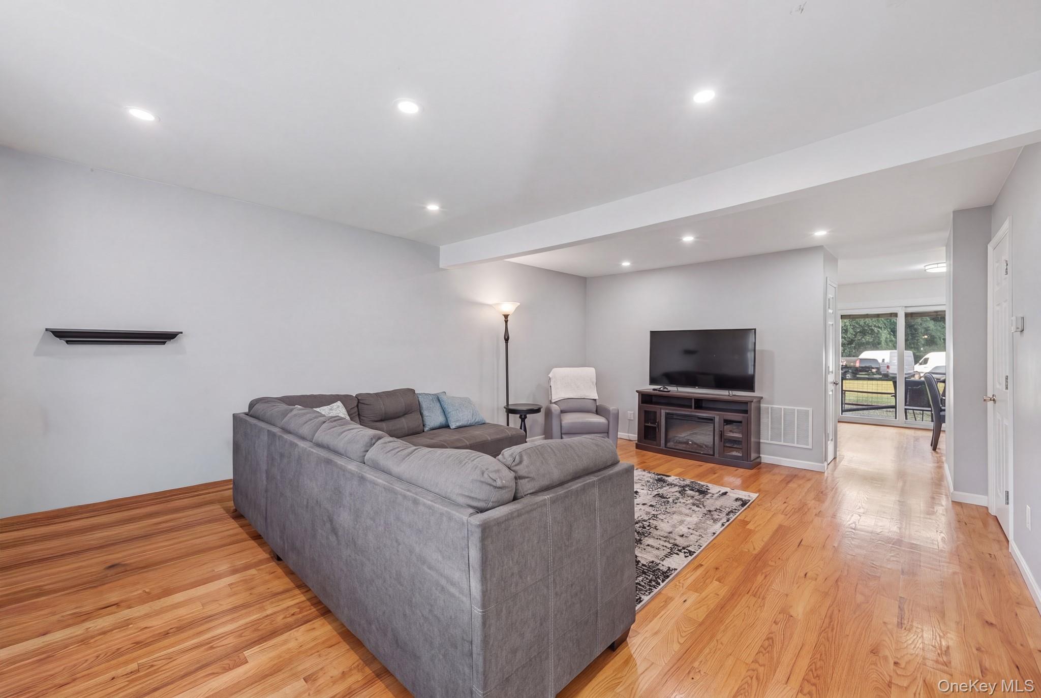 42 Gladys Drive Property Photo 5