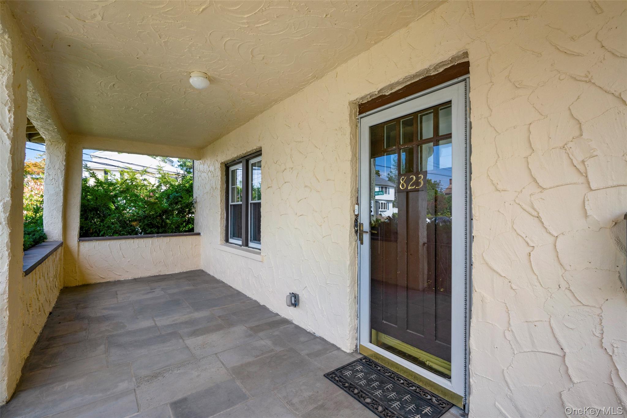 823 Lester Avenue Property Photo 2