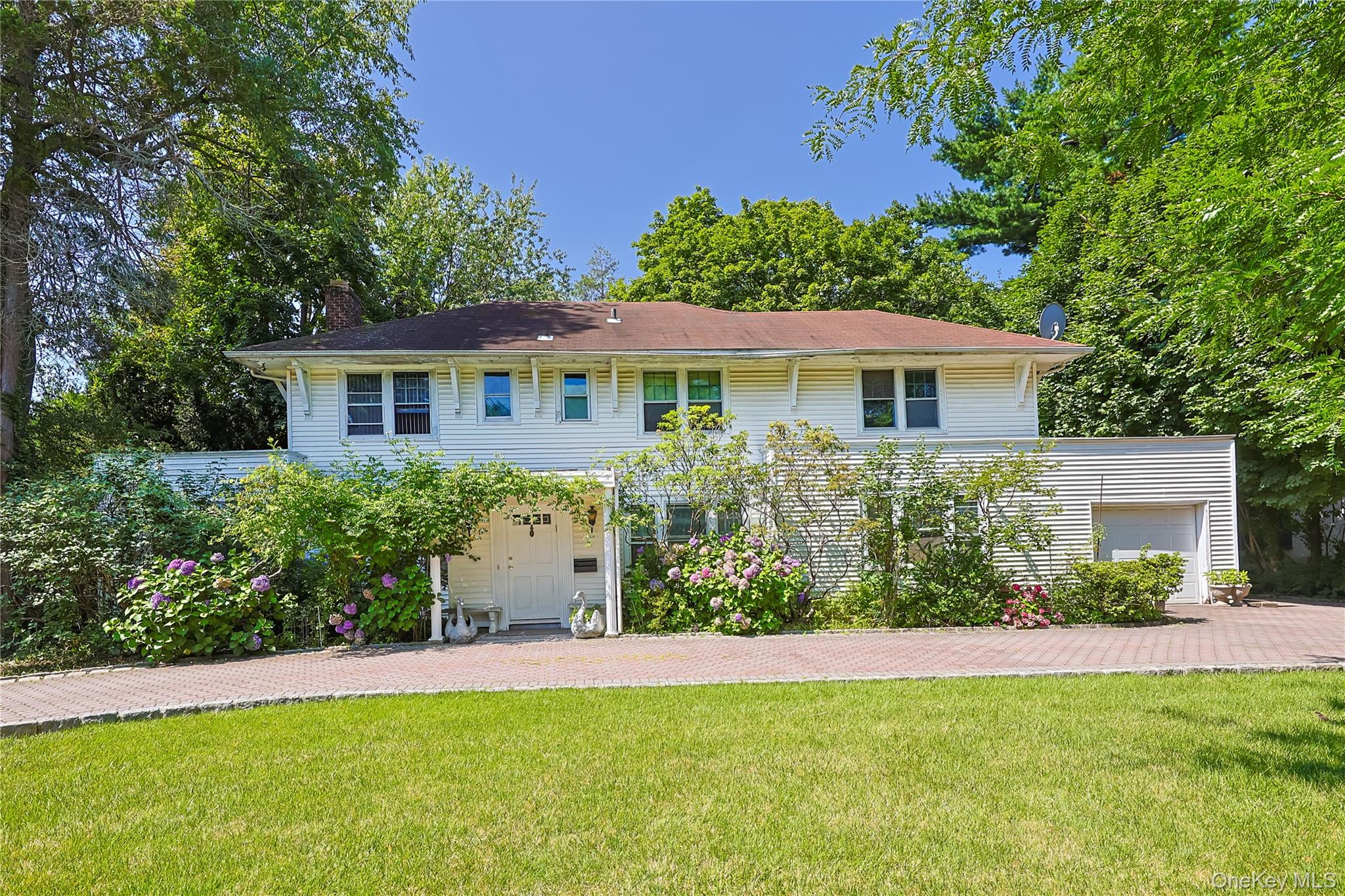 14 Clover Drive Property Photo 1