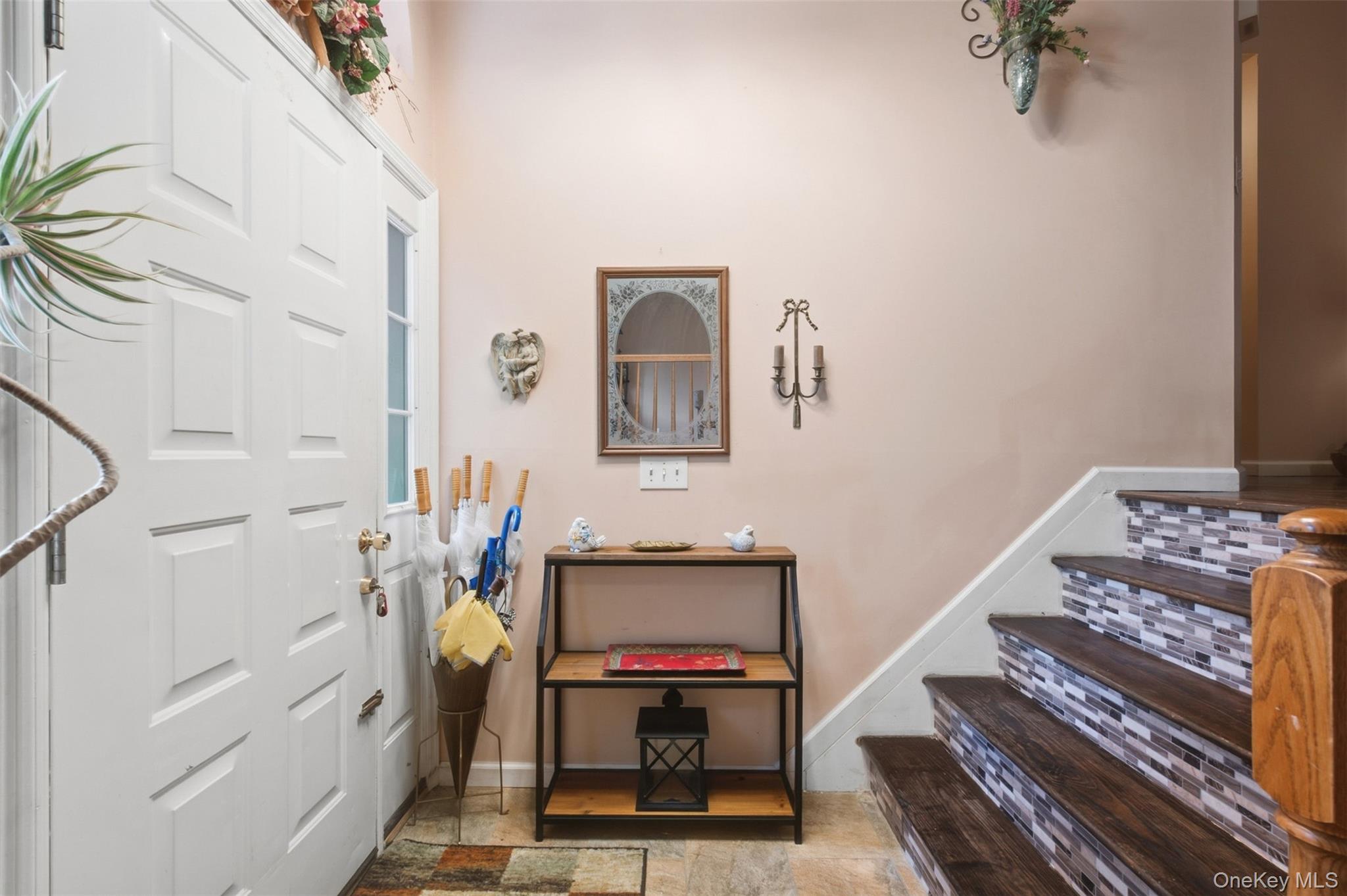 15 Aron Court Property Photo 4