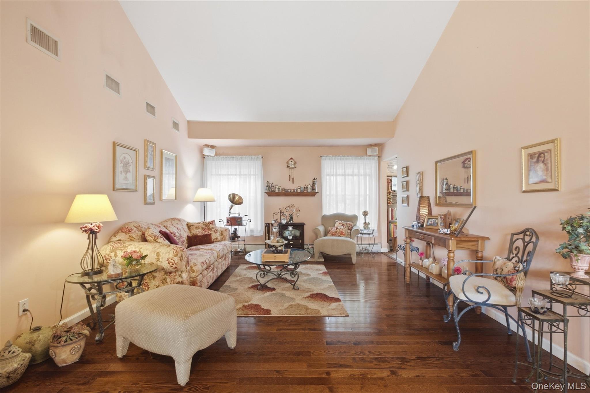 15 Aron Court Property Photo 8