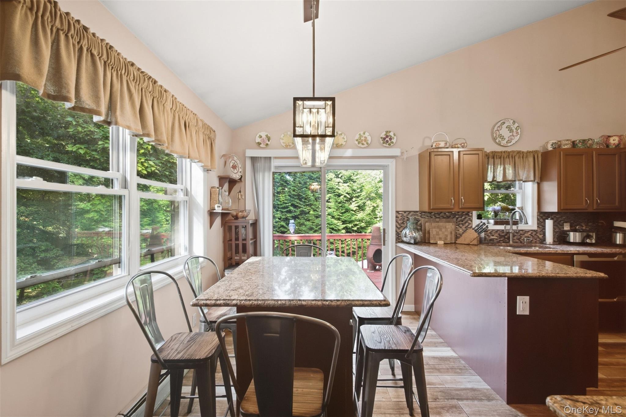 15 Aron Court Property Photo 12