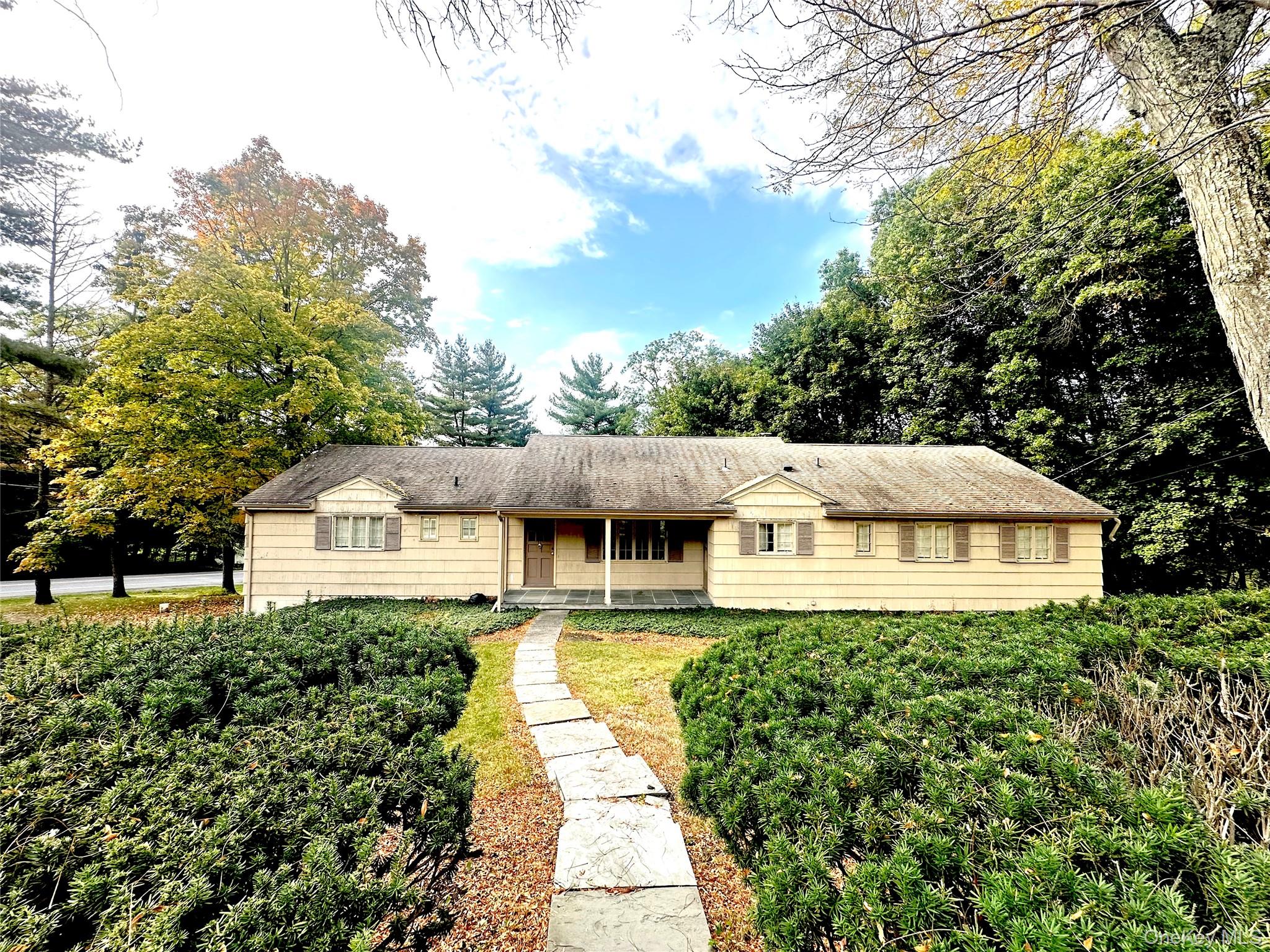 60 Clover Hill Drive Property Photo 1