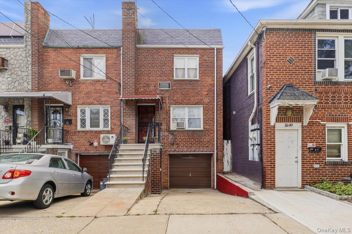 1647 Radcliff Avenue Property Photo 1