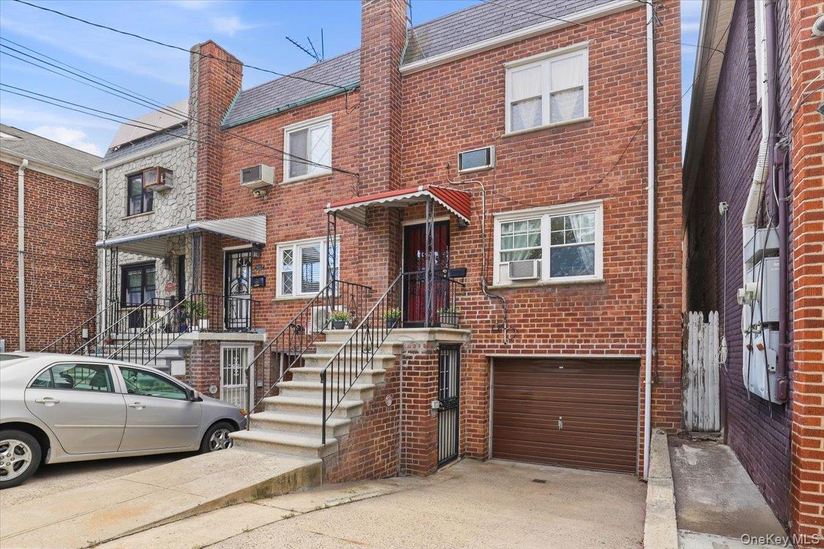 1647 Radcliff Avenue Property Photo 2