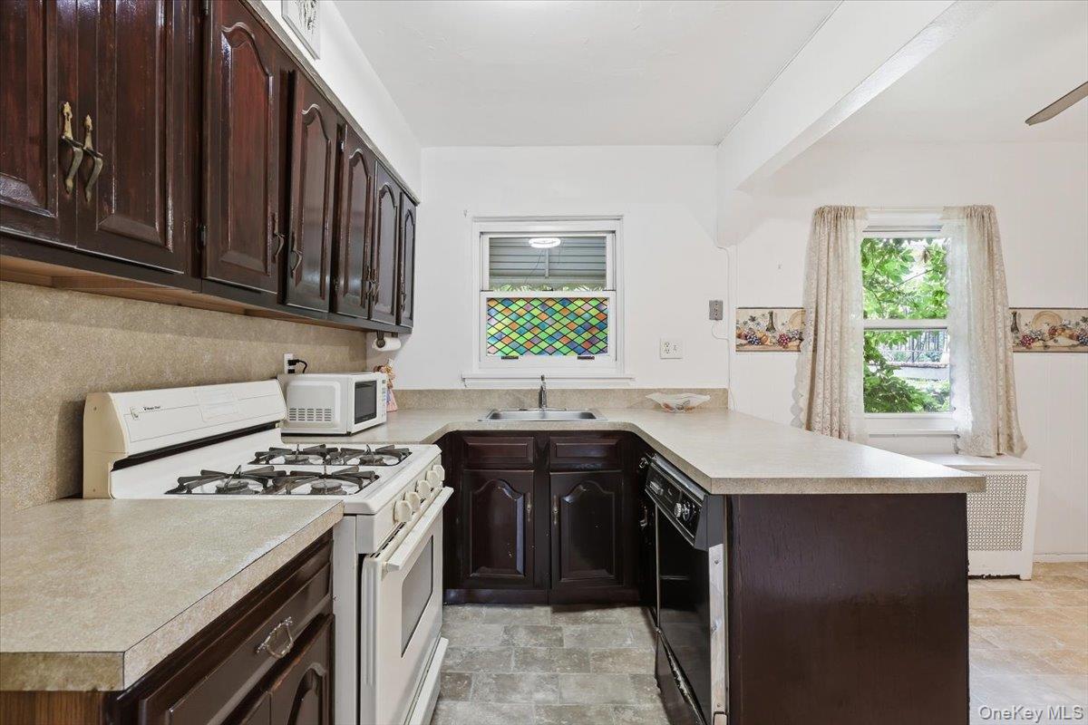 1647 Radcliff Avenue Property Photo 8