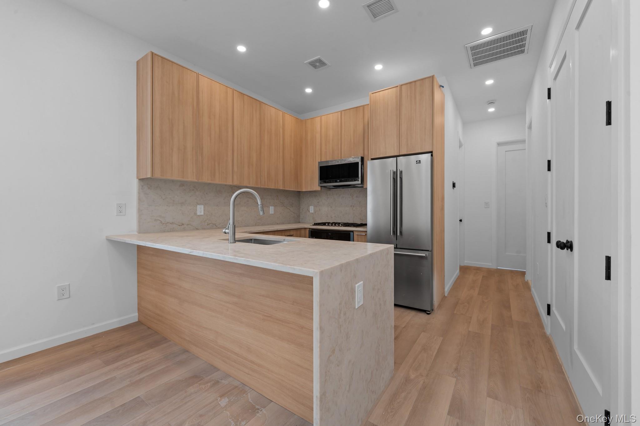 35 Euclid Avenue Property Photo 4