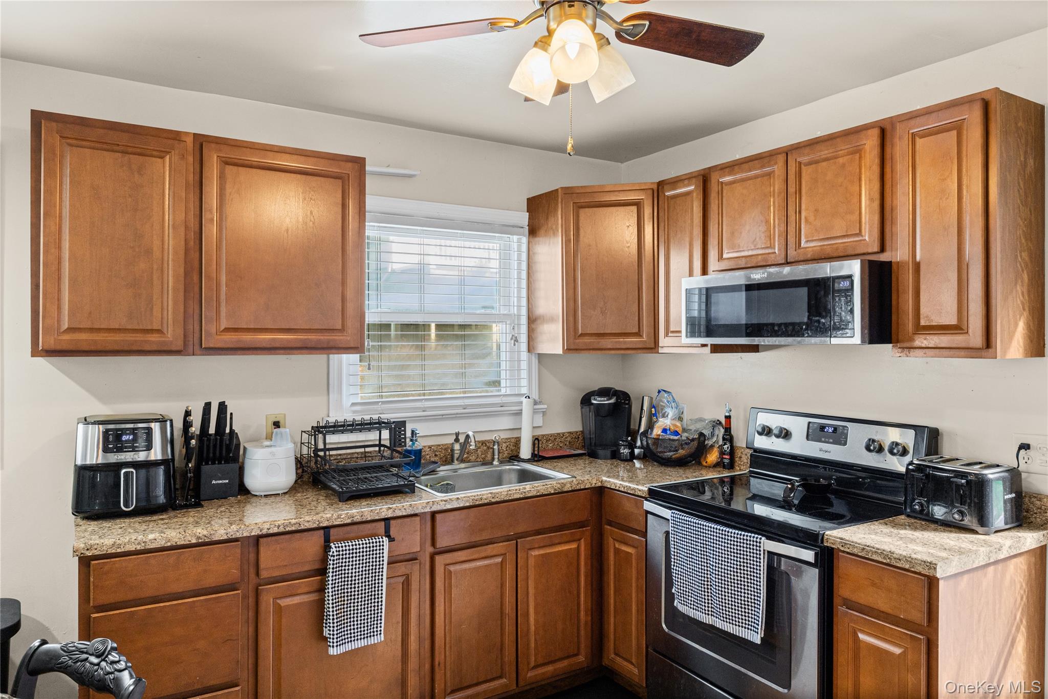 294 Deer Road Property Photo 13