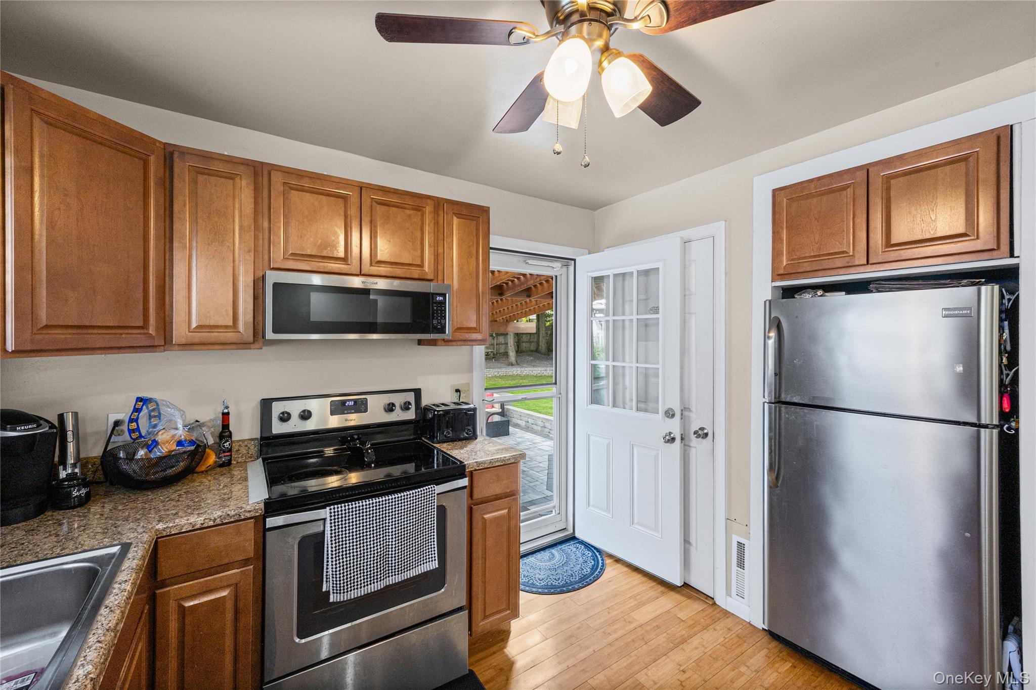 294 Deer Road Property Photo 15
