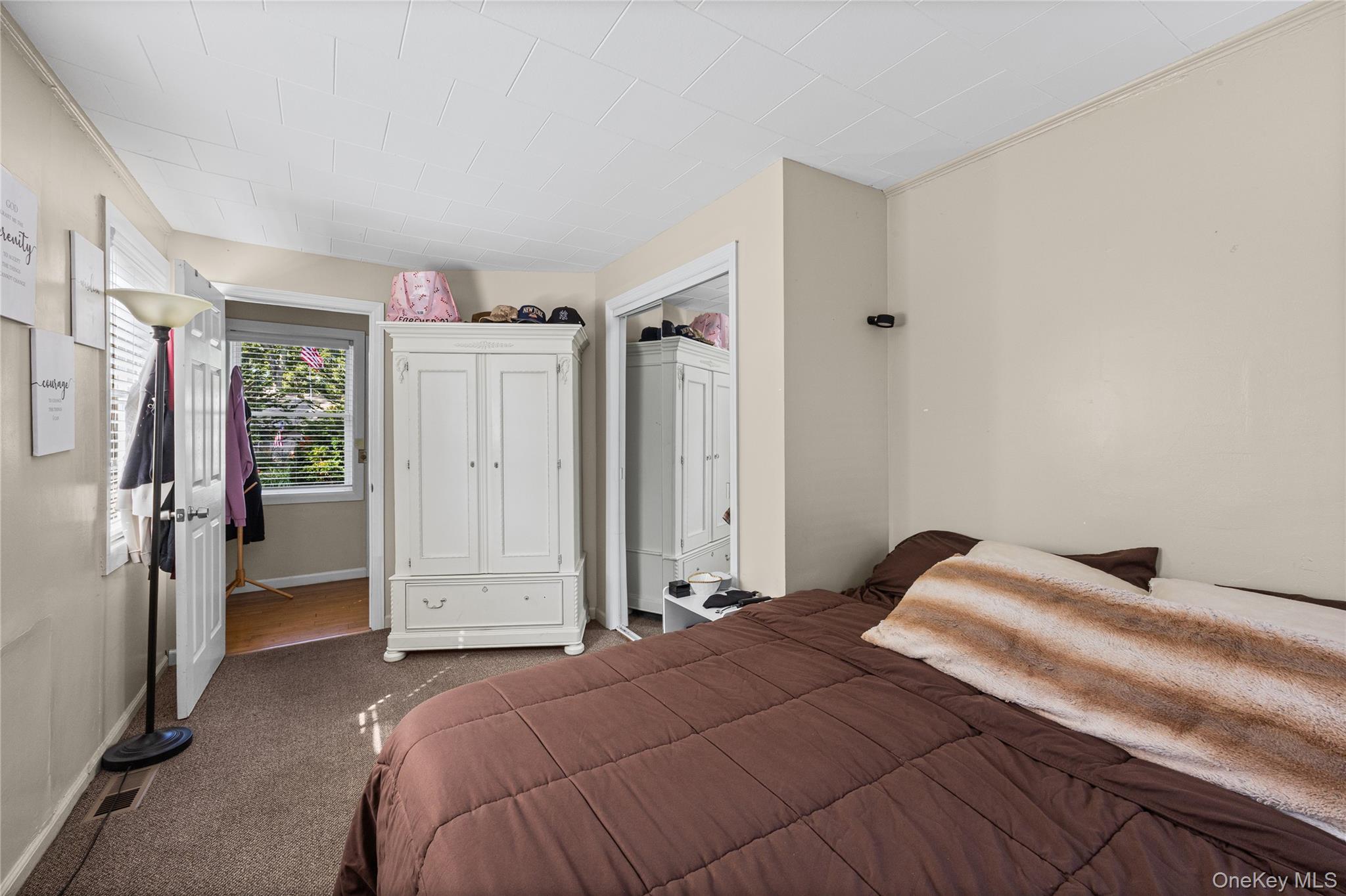294 Deer Road Property Photo 21