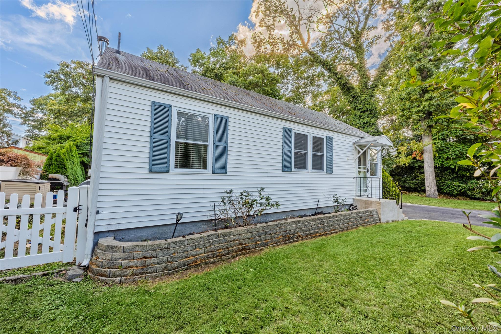 294 Deer Road Property Photo 32