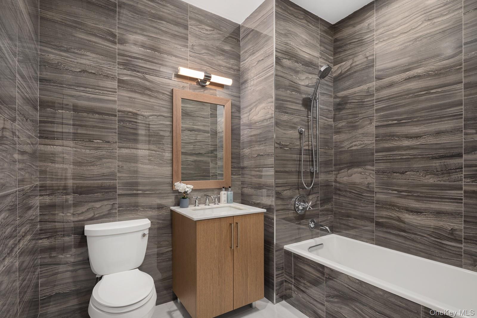 100 Garvies Point Road 1329 Property Photo 5