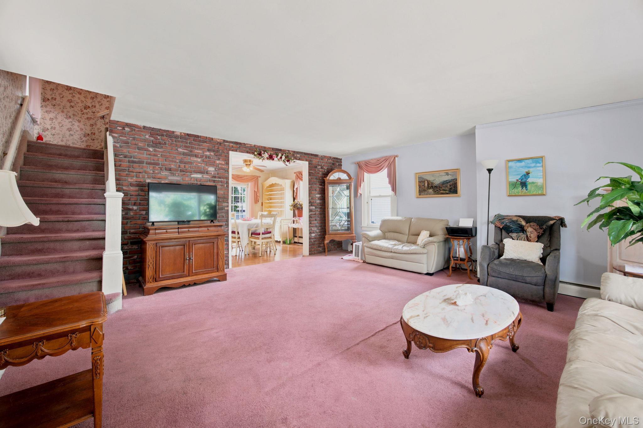 27 South Drive Property Photo 3