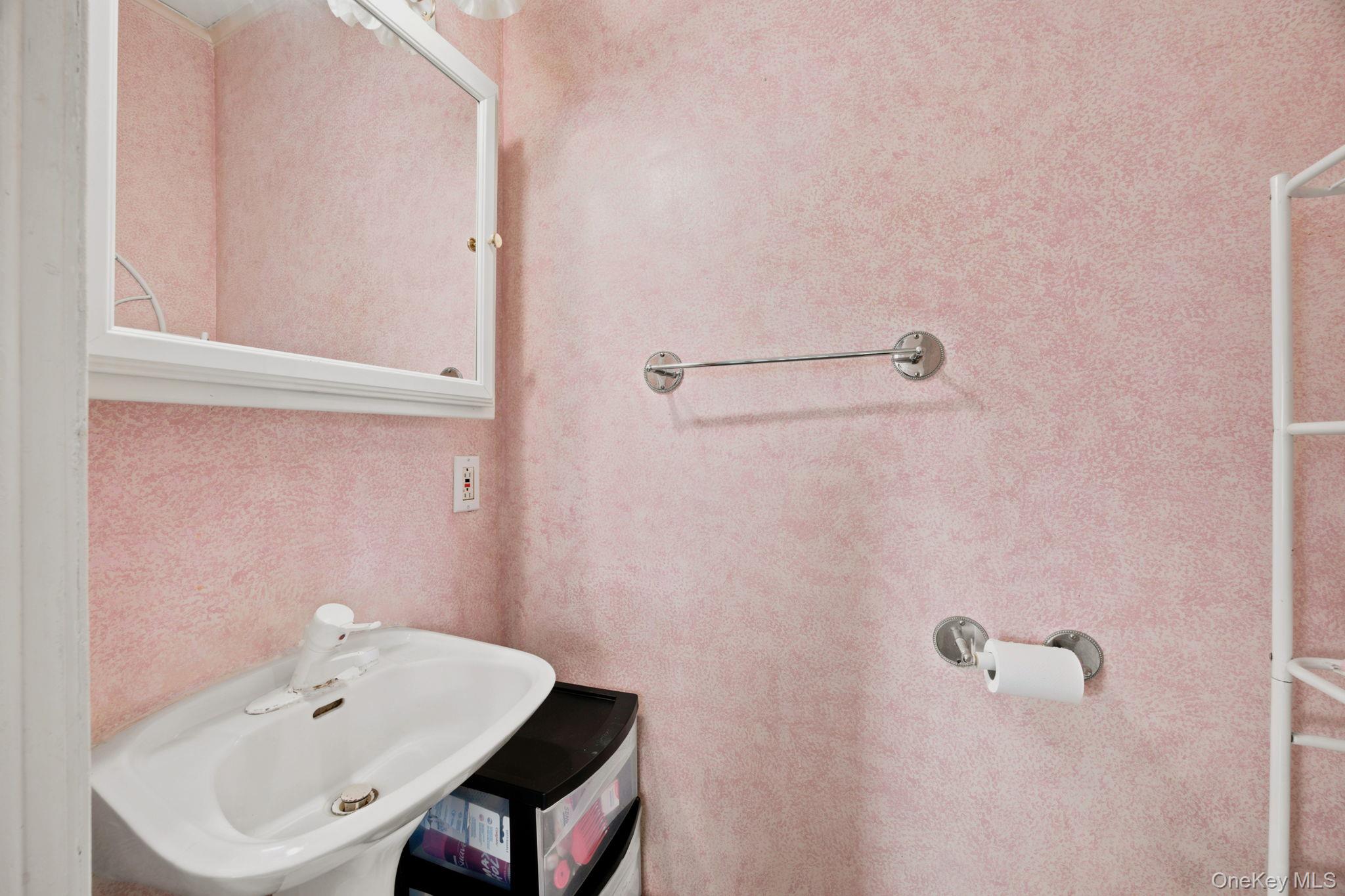 27 South Drive Property Photo 8