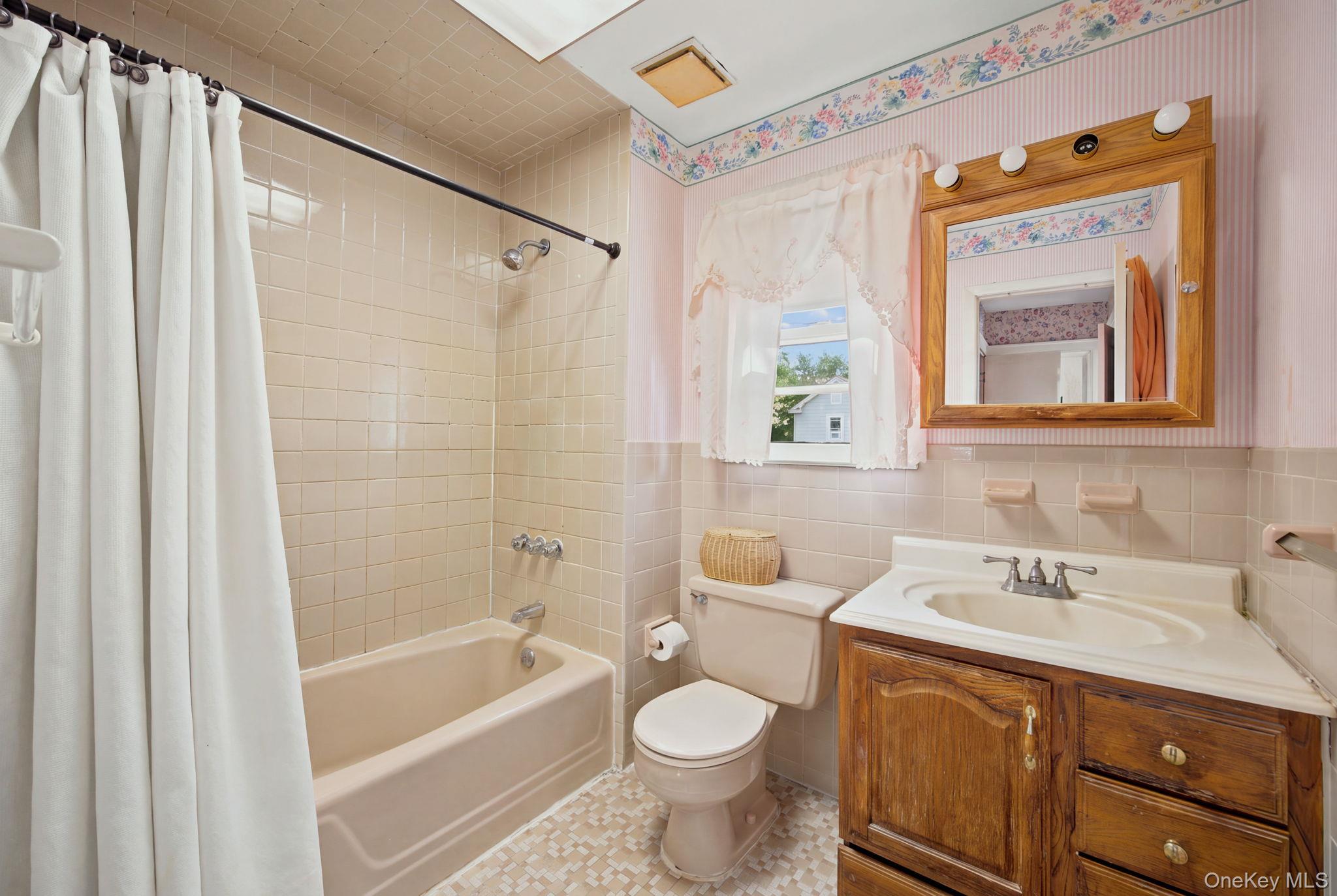 27 South Drive Property Photo 10