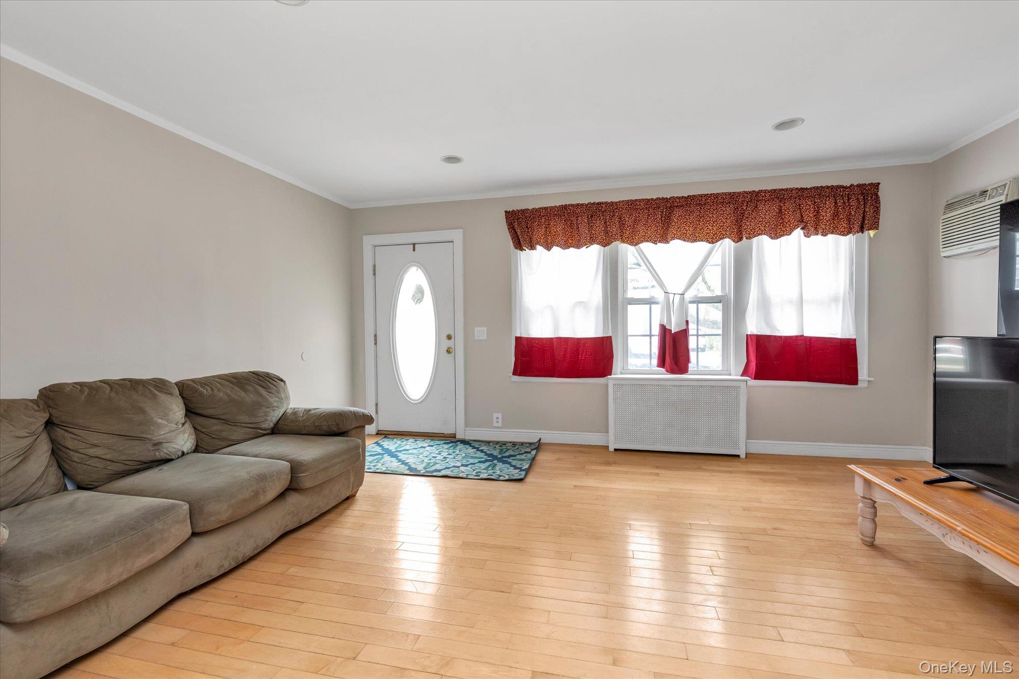 52 Syracuse Street Property Photo 2