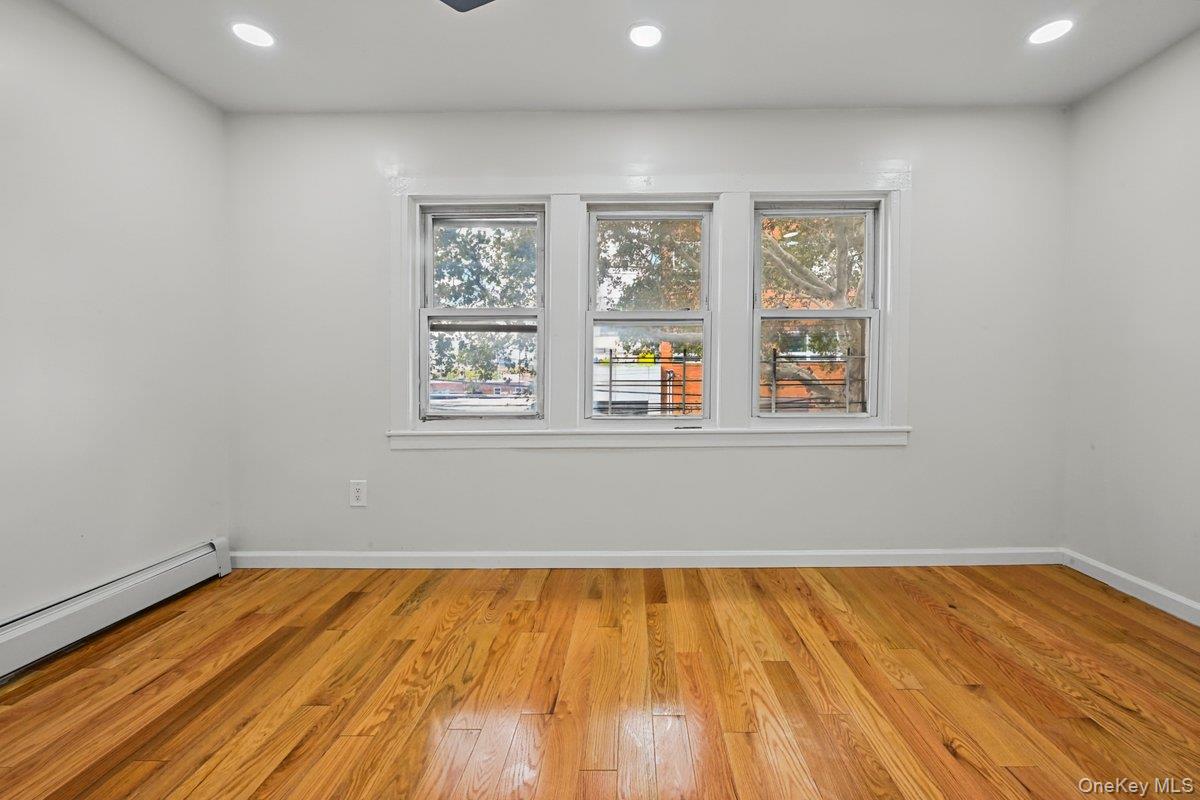 5433 44th Street Property Photo 3