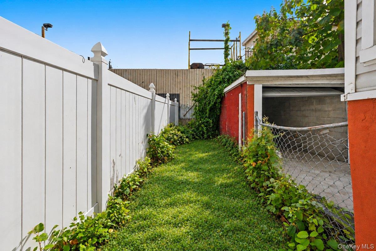 5433 44th Street Property Photo 15